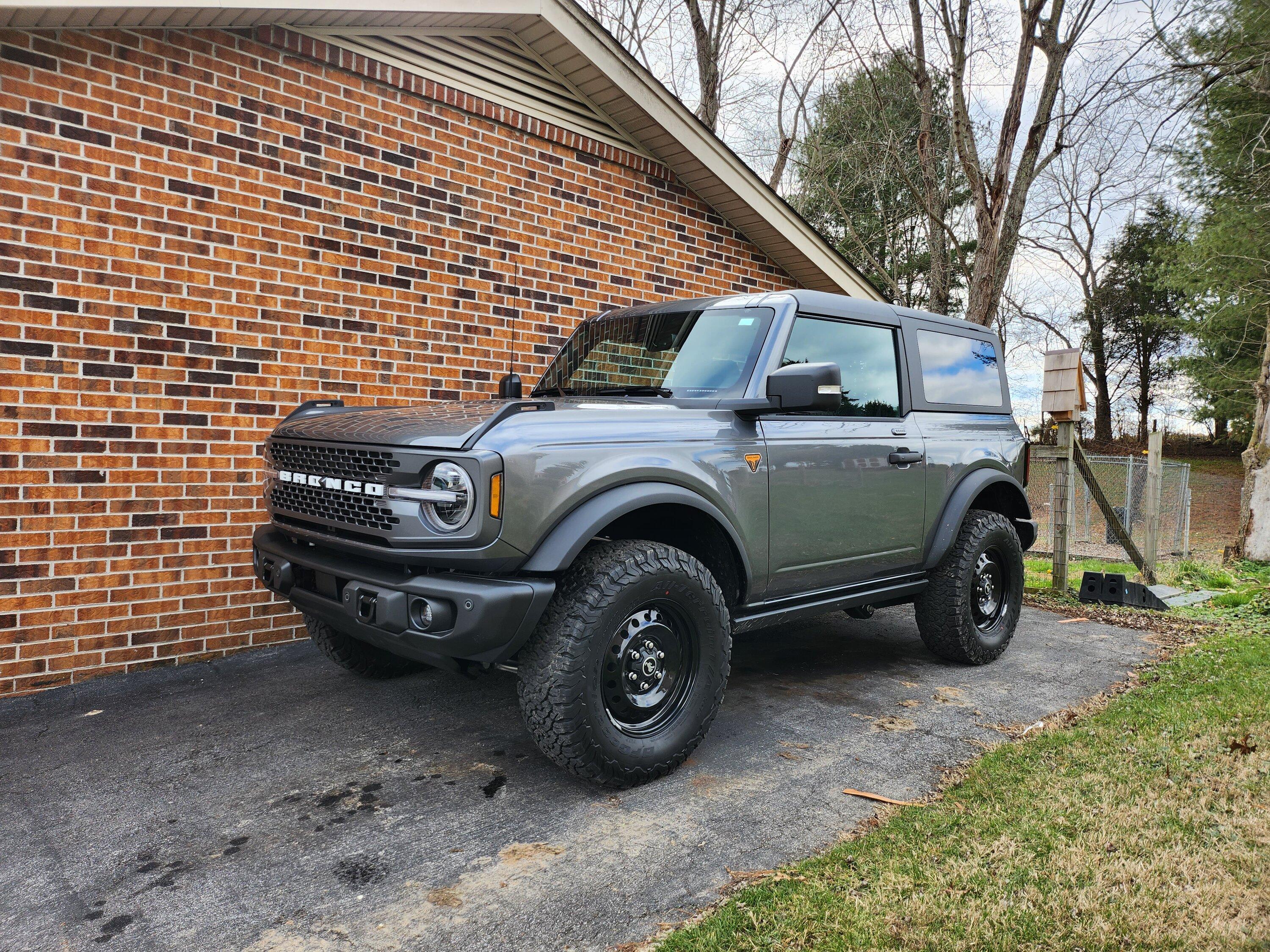 Ford Bronco Black Diamond Wheels on a Badlands? 20221218_120903