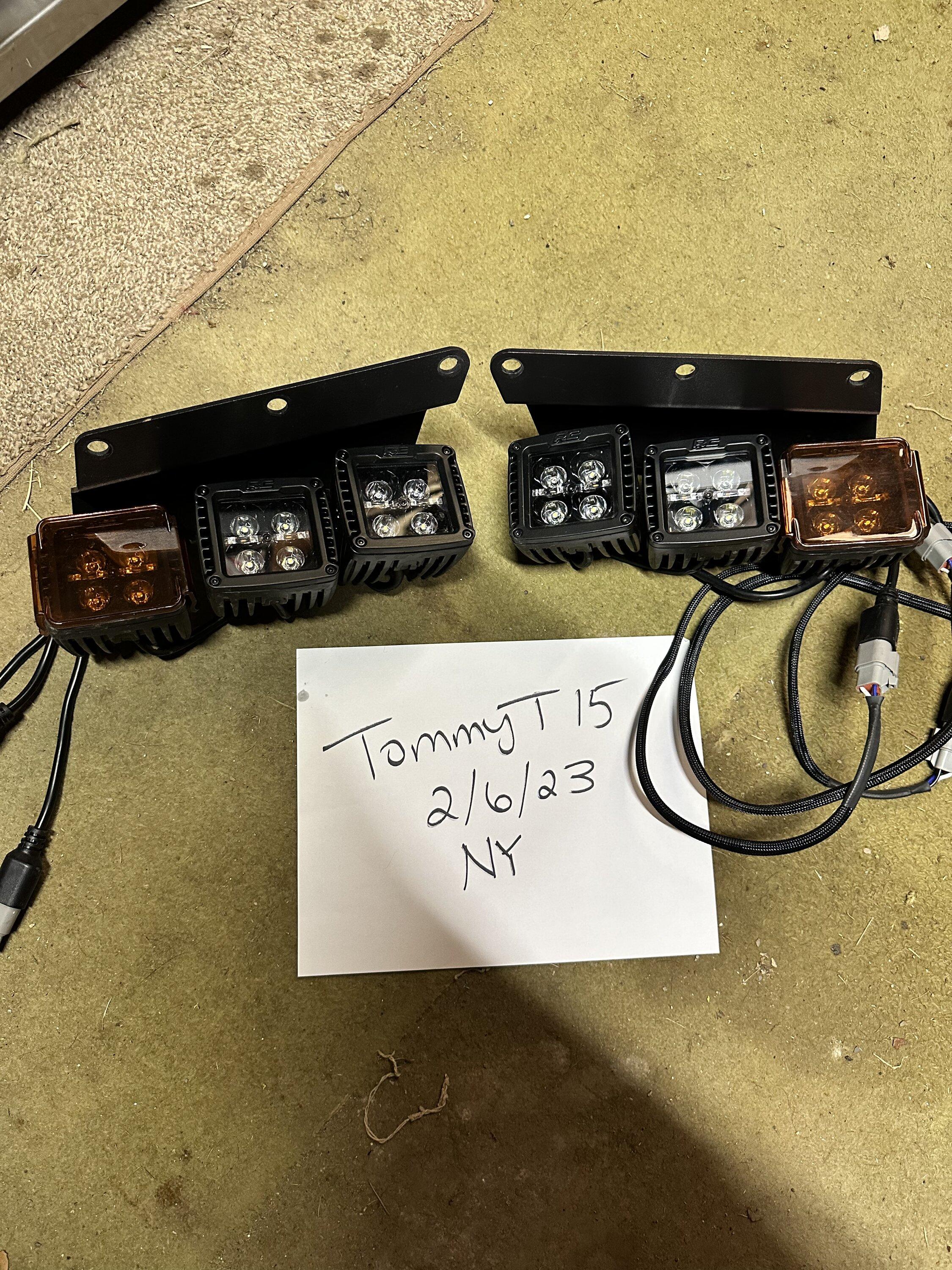 Ford Bronco Rough country fog light kit 2644EFFC-8E30-4800-9D00-6855024B8C54