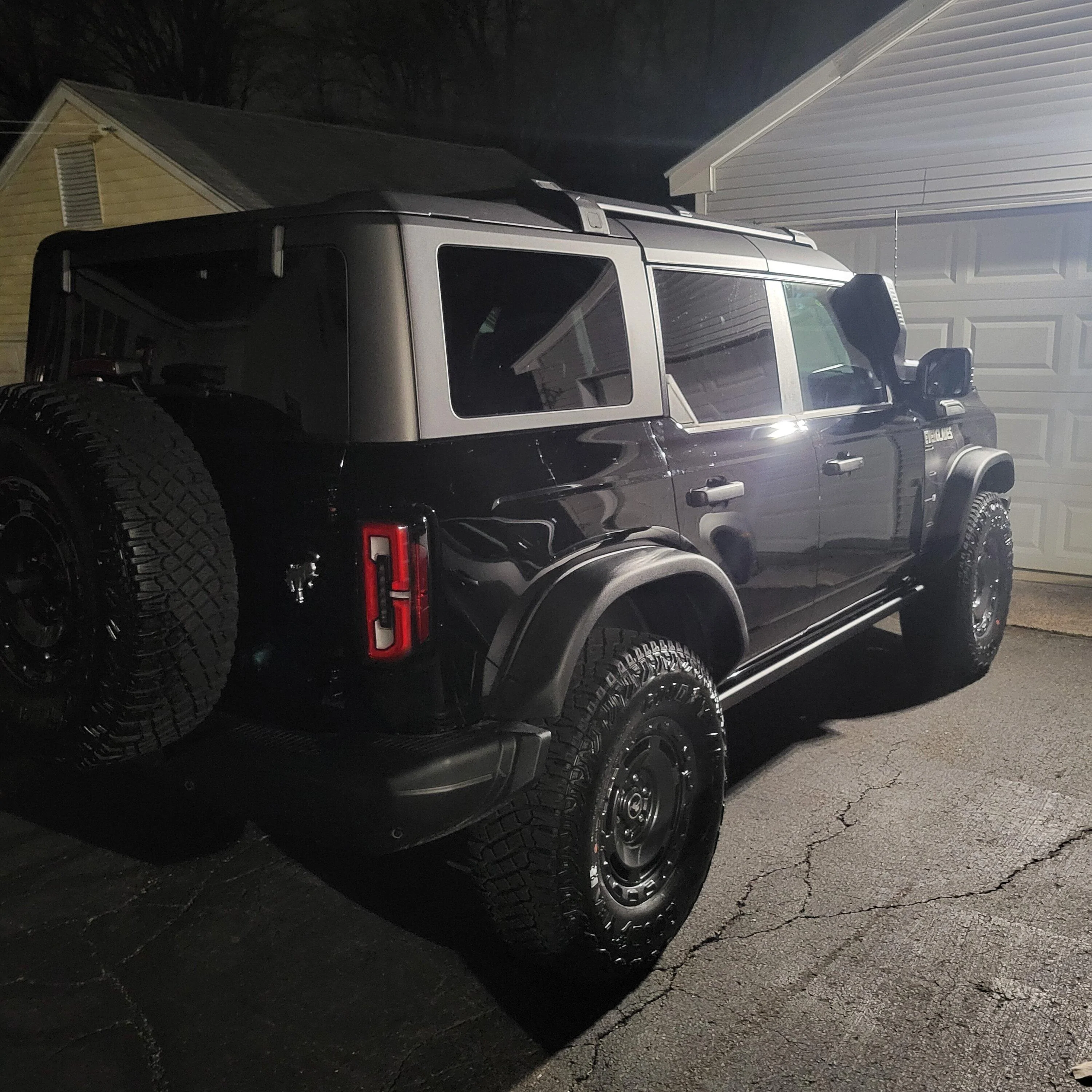 Ford Bronco SHADOW BLACK Bronco Club 20230114_211930