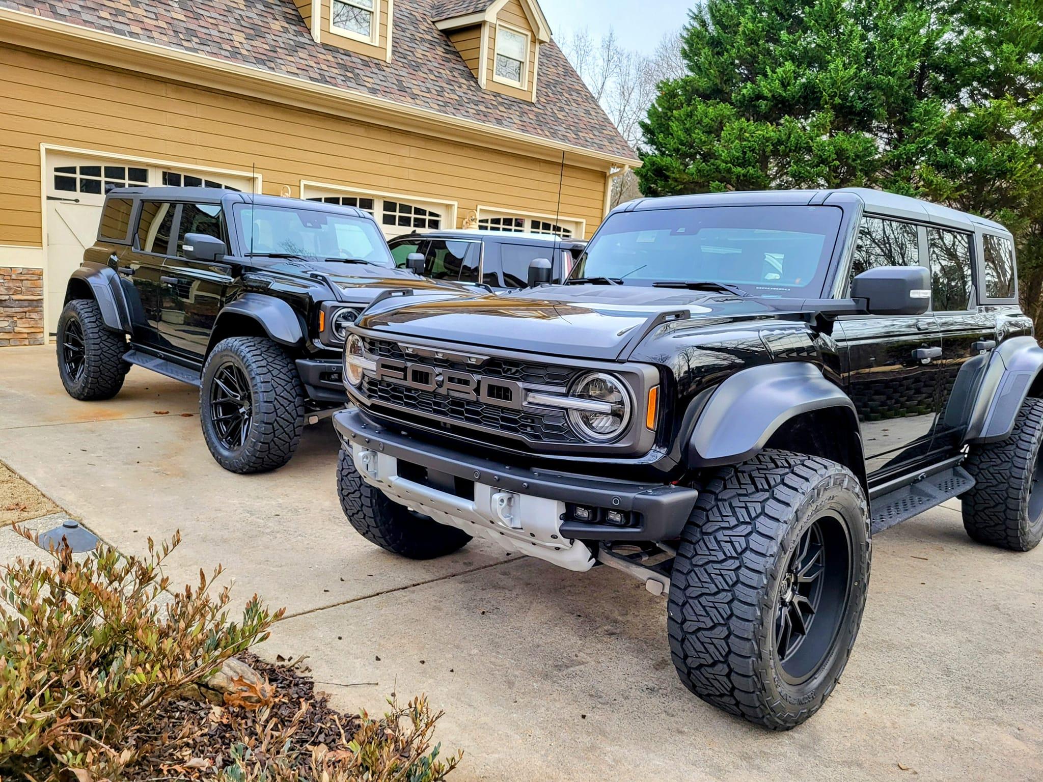 Ford Bronco SHADOW BLACK Bronco RAPTOR Photos Thread Shadow Black Bronco Raptors