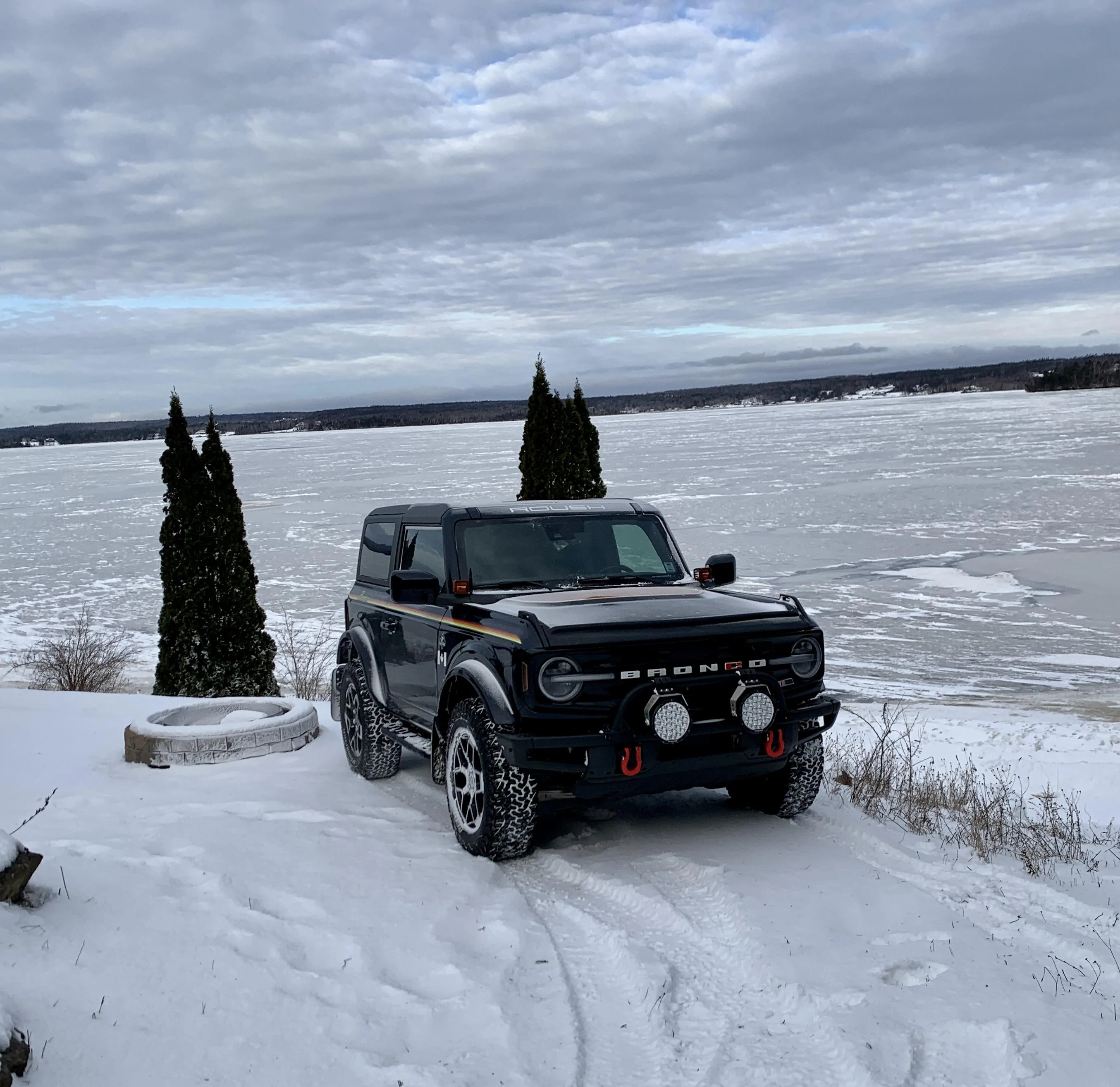 Ford Bronco Antimatter Blue or Carbonized grey ??? 2065DD07-20B4-4C5D-8B50-E88552D36641_1_201_a