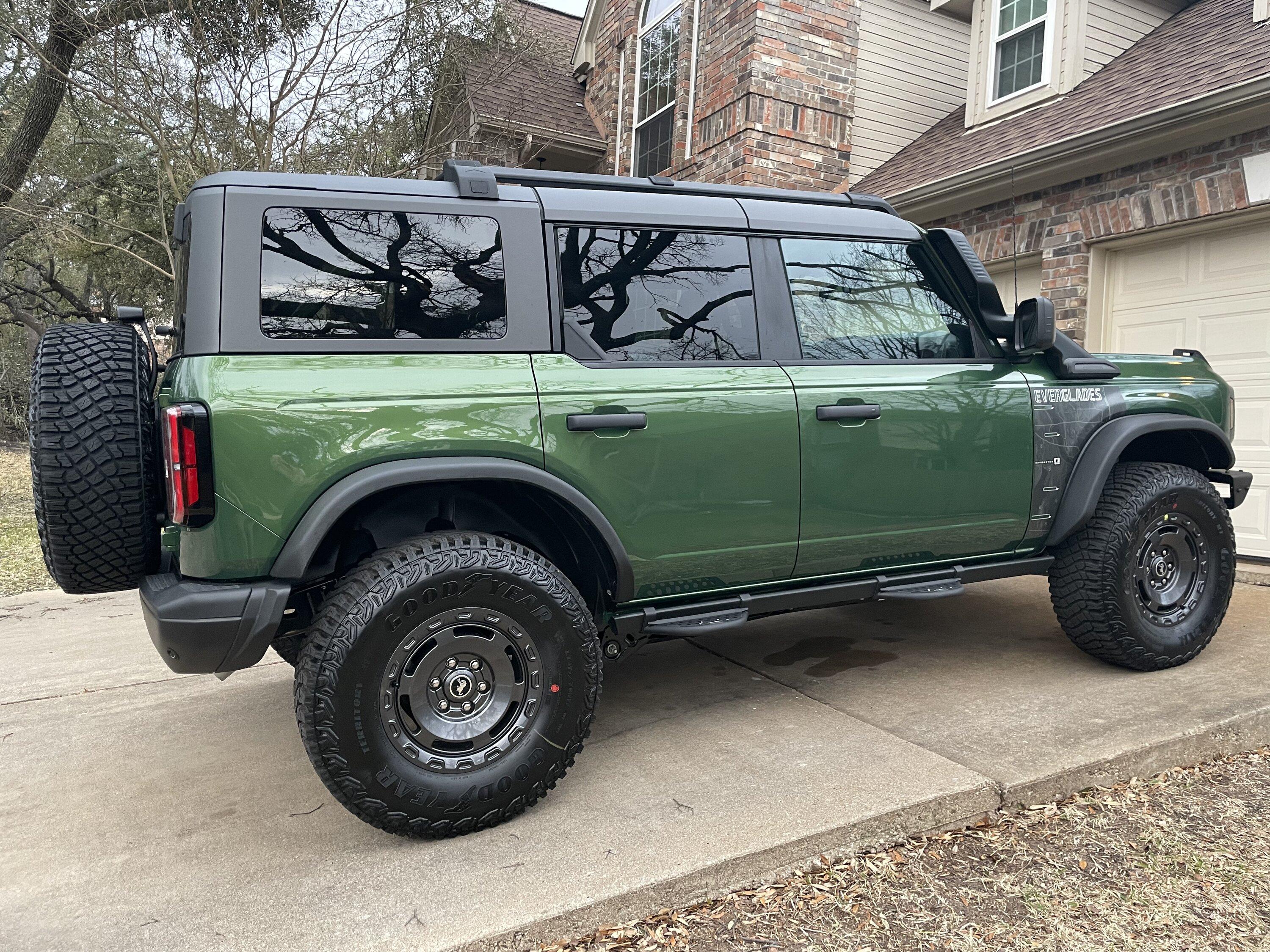 Ford Bronco 12/19/2022 build week group FF34D7FB-8D96-40BD-80C6-301CFDA7A64A