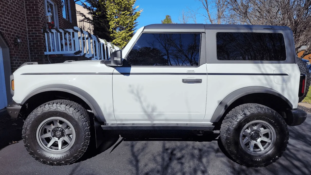 Ford Bronco BL non vs SAS 1675783154180