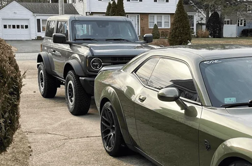 Ford Bronco Would you rather Black Diamond (mid) vs Base with Sasquatch 1675799789411