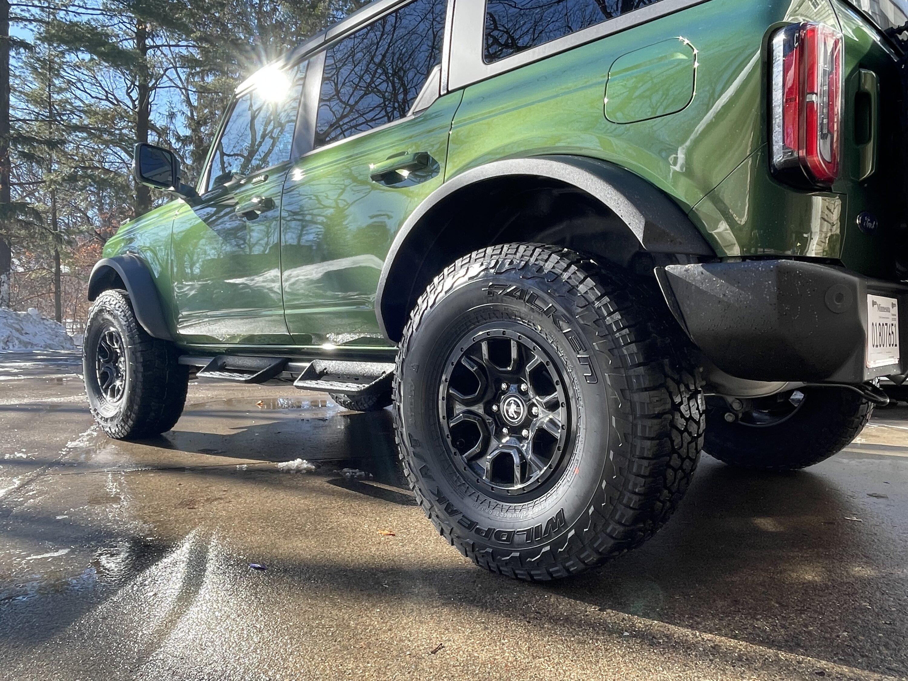 Ford Bronco ERUPTION GREEN Bronco Club 14CA81B2-7180-4E88-9E57-F34300168BEF