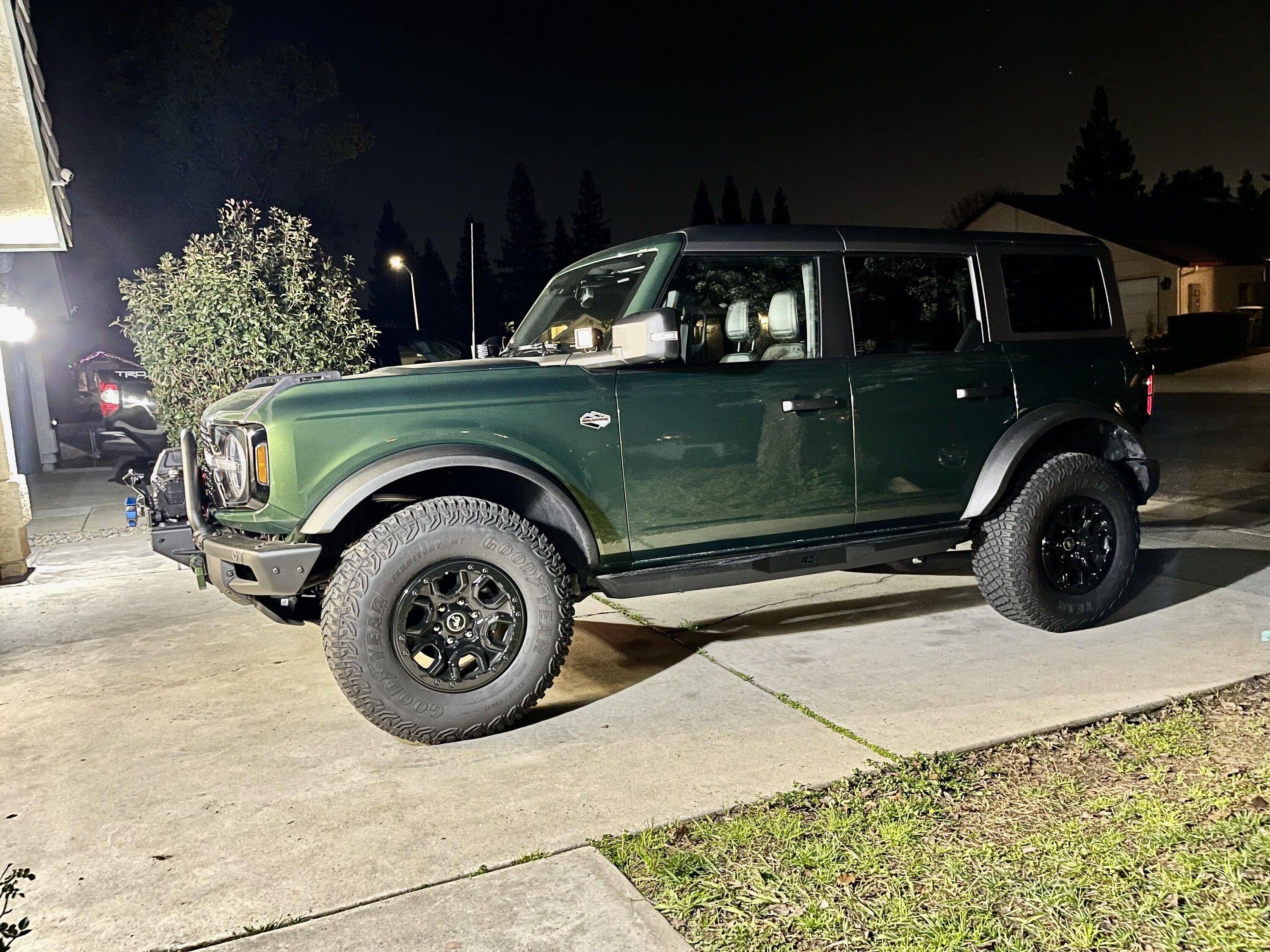 Ford Bronco ERUPTION GREEN Bronco Club 27084366-0269-4087-906D-2D530C648873