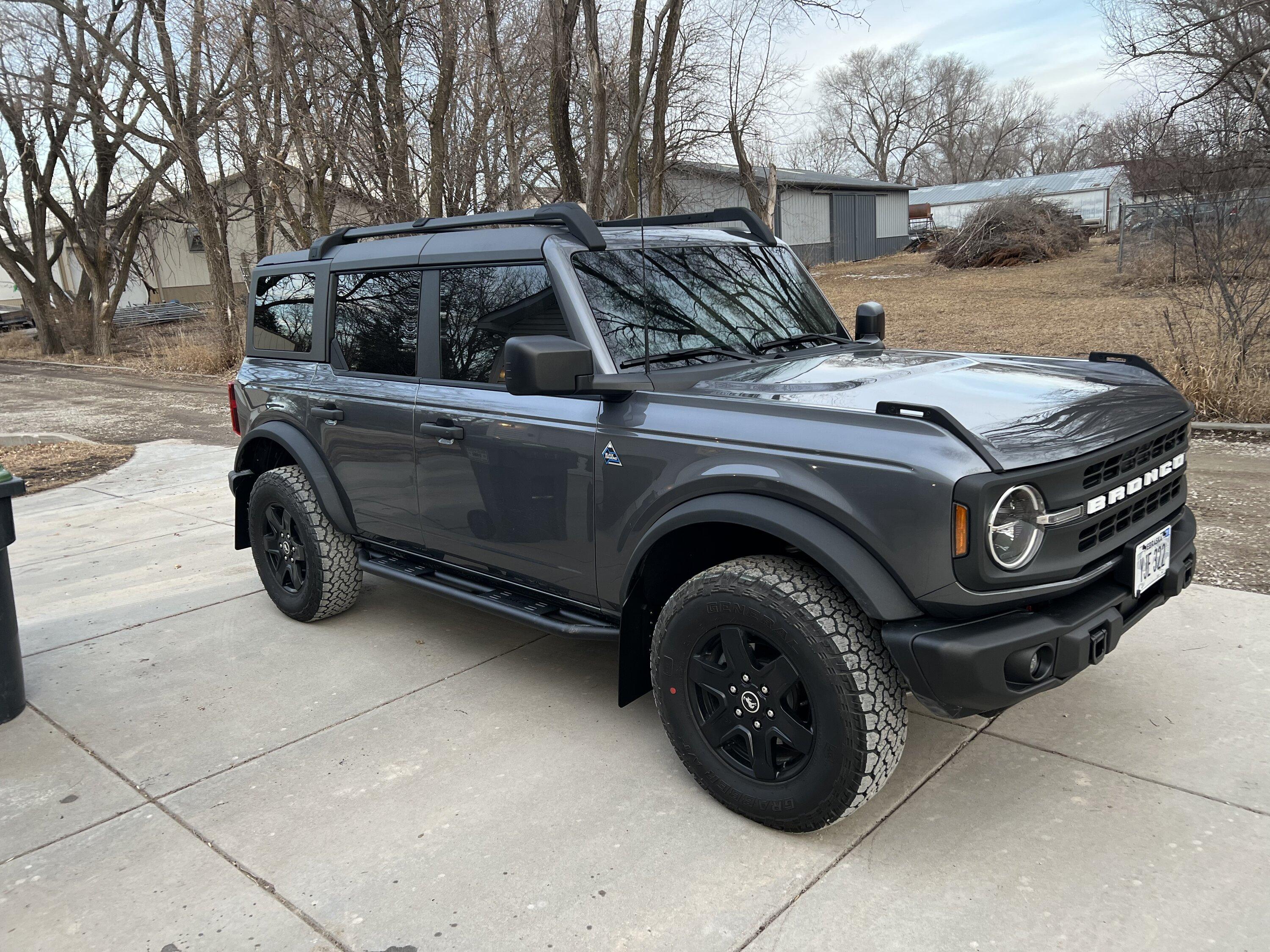 Ford Bronco CARBONIZED GRAY Bronco Club 413A7A2C-0F53-43AF-A702-92E1FE8D88EE