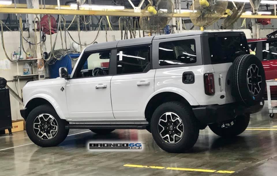 Ford Bronco Outer Banks Bronco Thread Oxford White Outer Banks 2021-Bronco Factory Production Line Plant