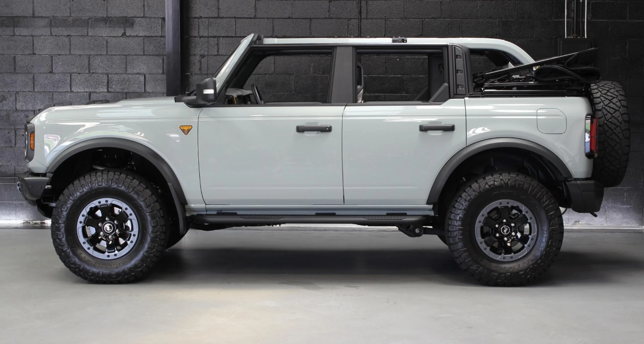 Ford Bronco Show us your installed wheel / tire upgrades here! (Pics) 3049D0E0-61D8-47D0-B7E0-C4BB75F1329B