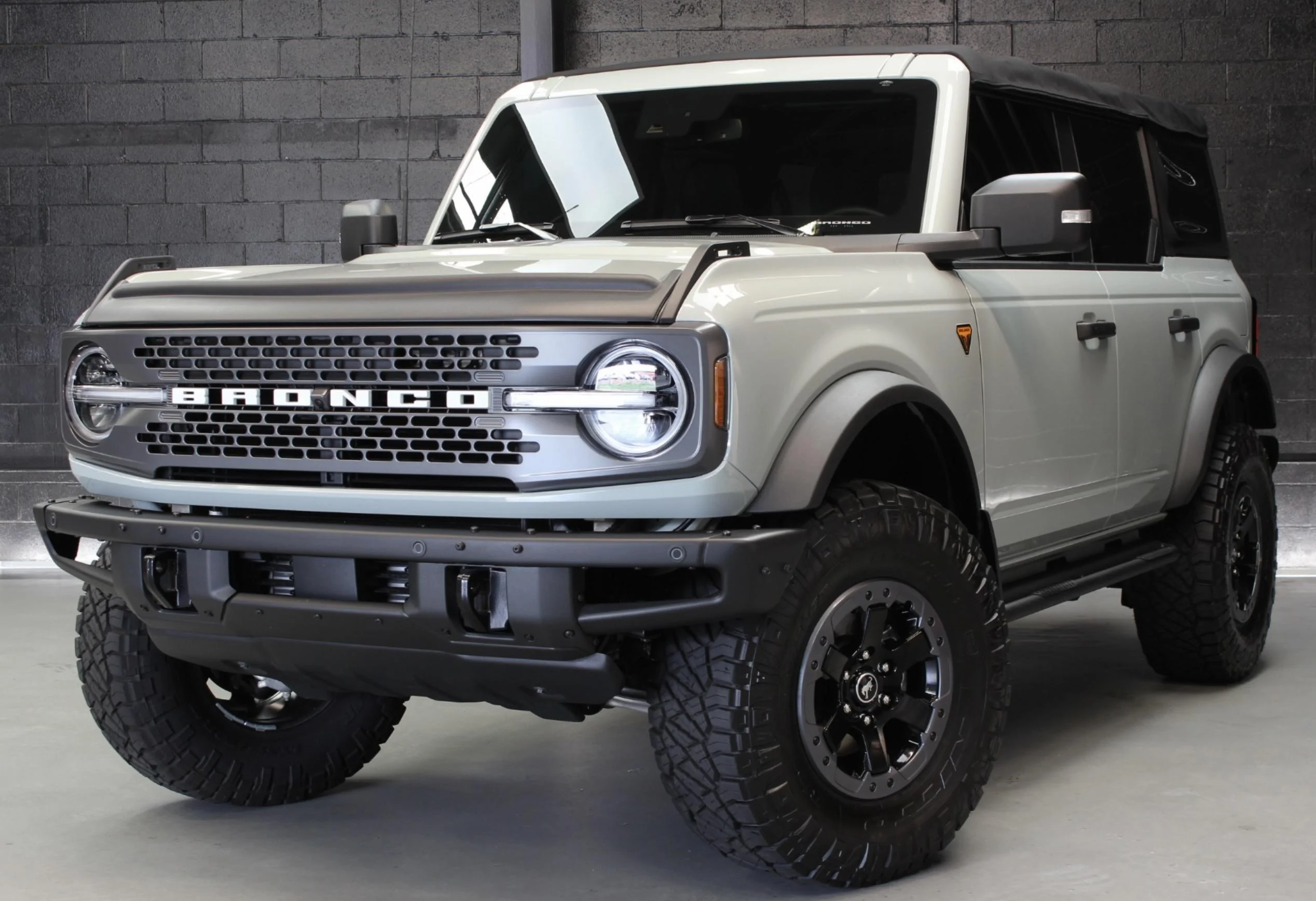 Ford Bronco Show us your installed wheel / tire upgrades here! (Pics) 1F0D49F6-7DA2-4D68-B3B4-3106DC1247F9
