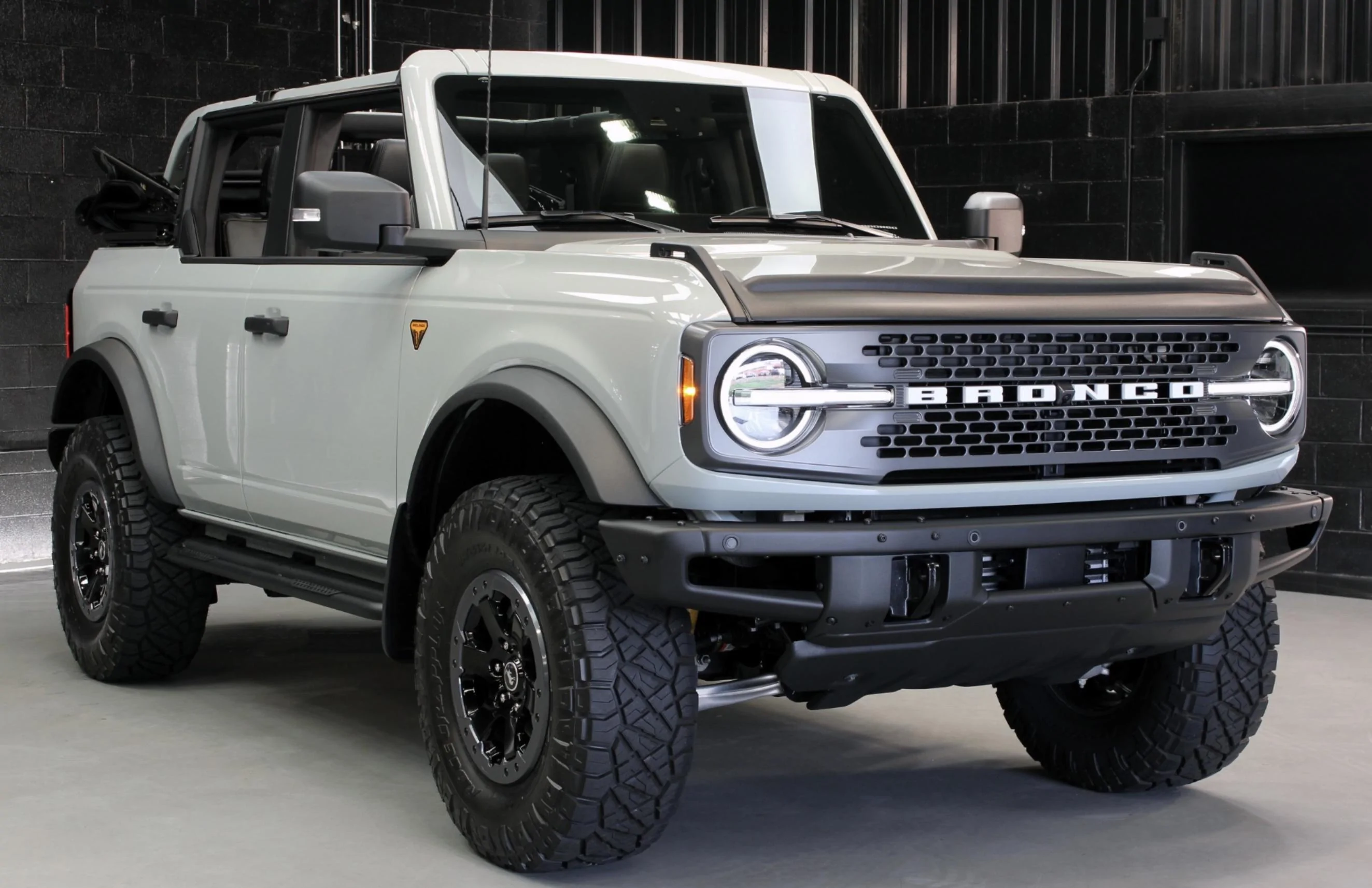 Ford Bronco Show us your installed wheel / tire upgrades here! (Pics) BA0F8FD0-4845-4A88-BCB1-89619891945A