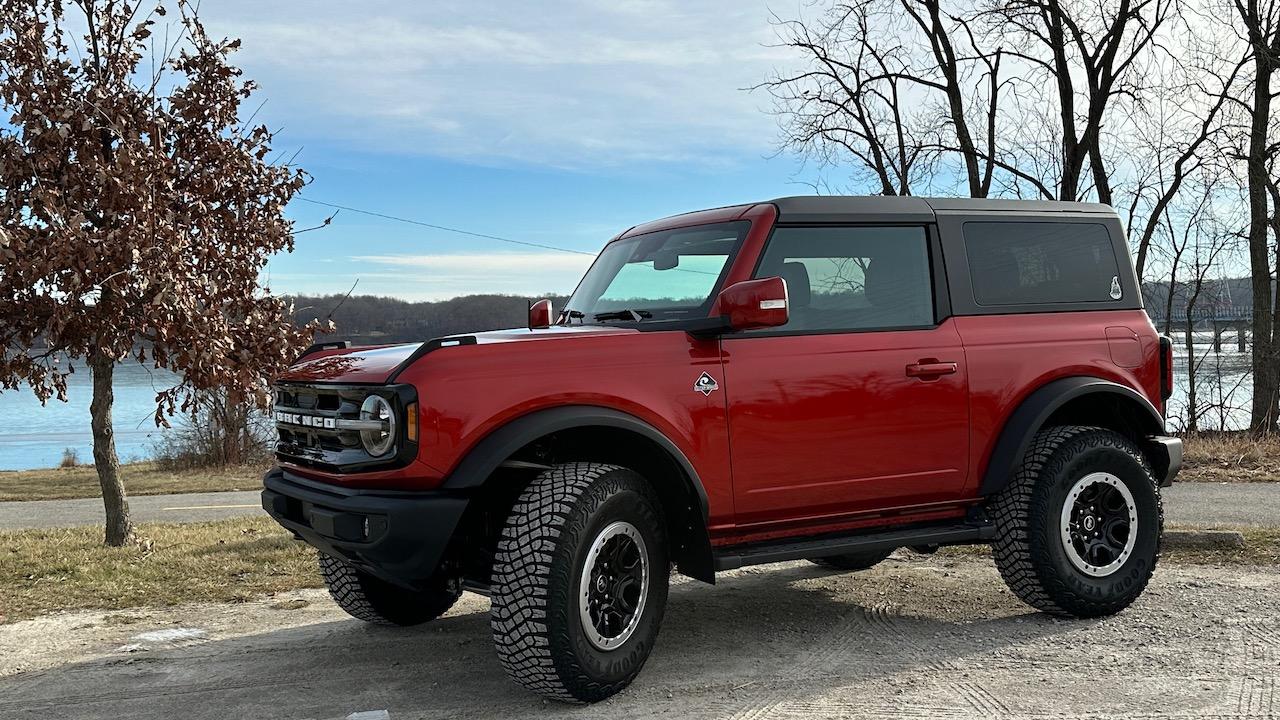 Ford Bronco HOT PEPPER RED Bronco Club IMG_0614