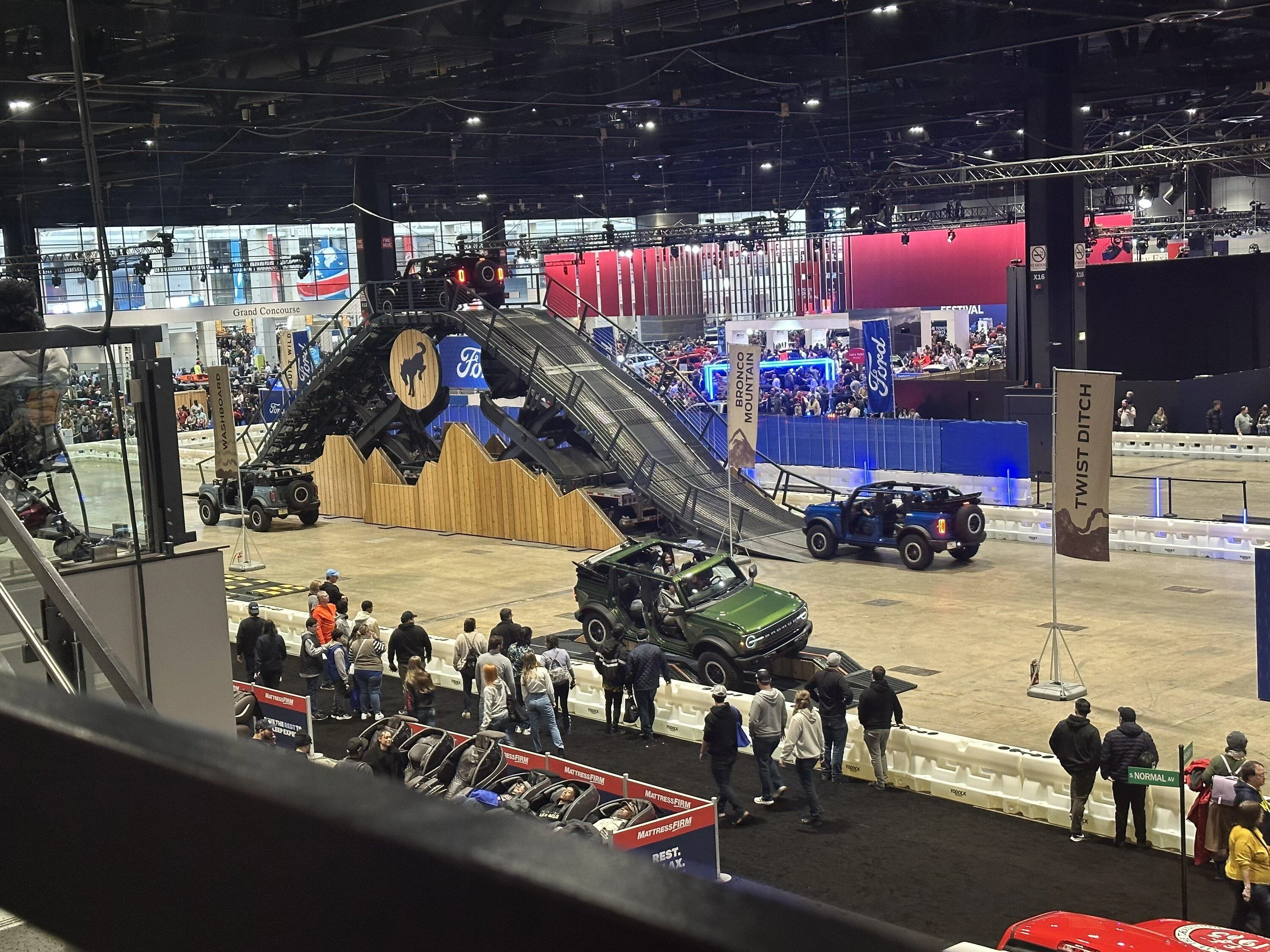 Ford Bronco Bronco course at Chicago Auto Show 44F7C8CE-0B56-4D05-A970-84A8AC06E432