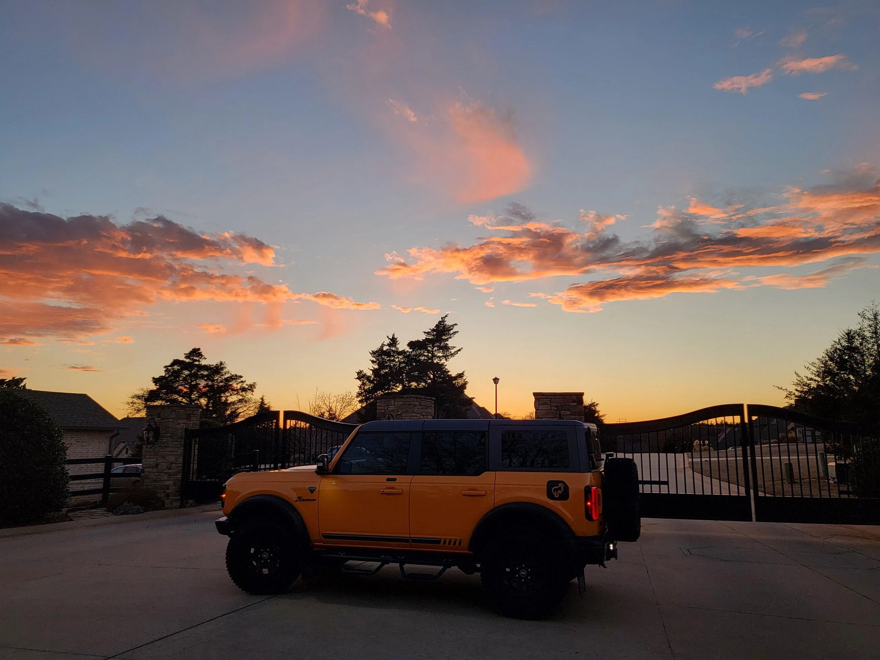 Ford Bronco CYBER ORANGE Bronco Club 20230212_180928