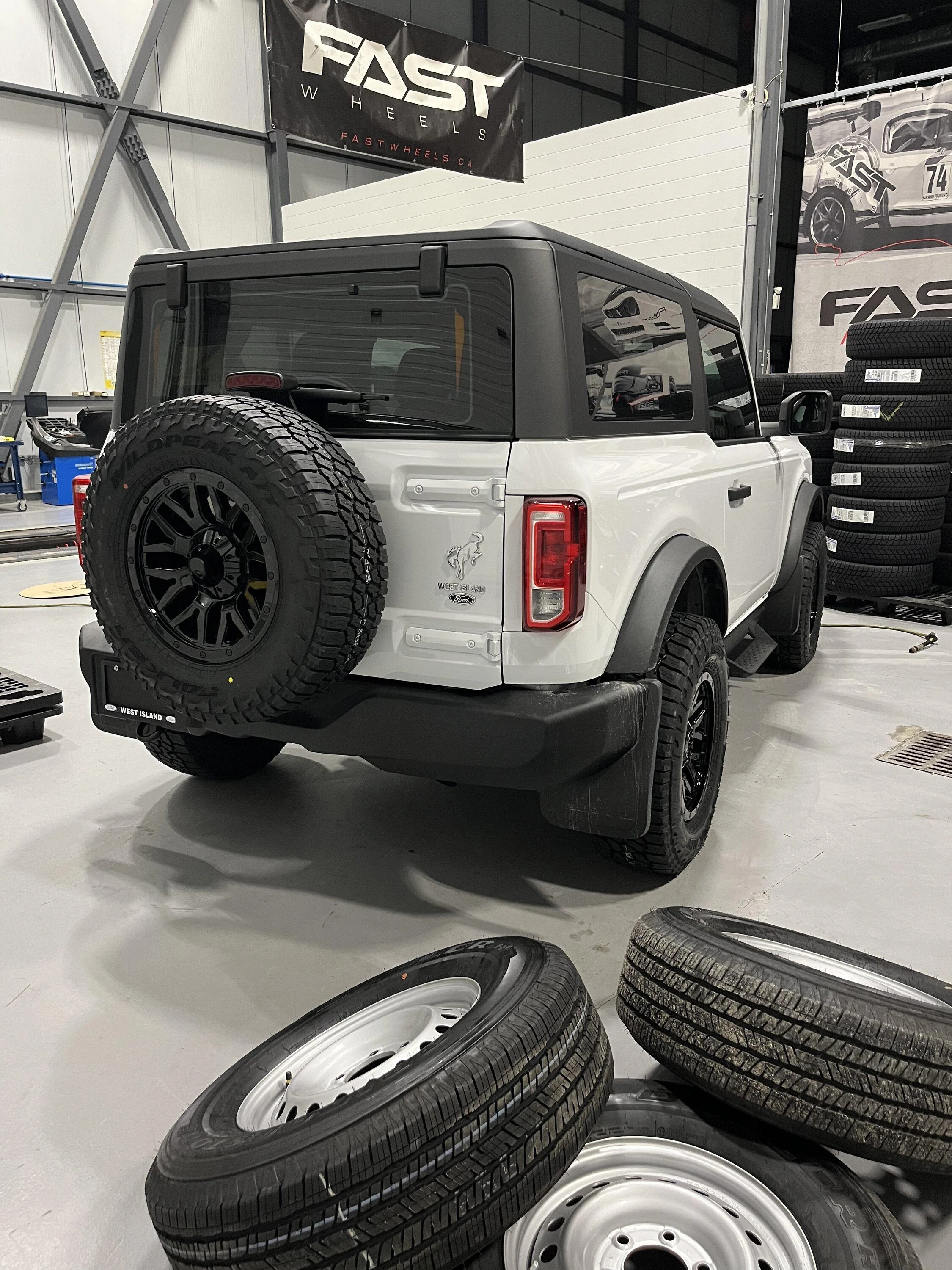 Ford Bronco Bronco Team 2 door. 98250974-70A2-4B66-A162-6D5E927596B0