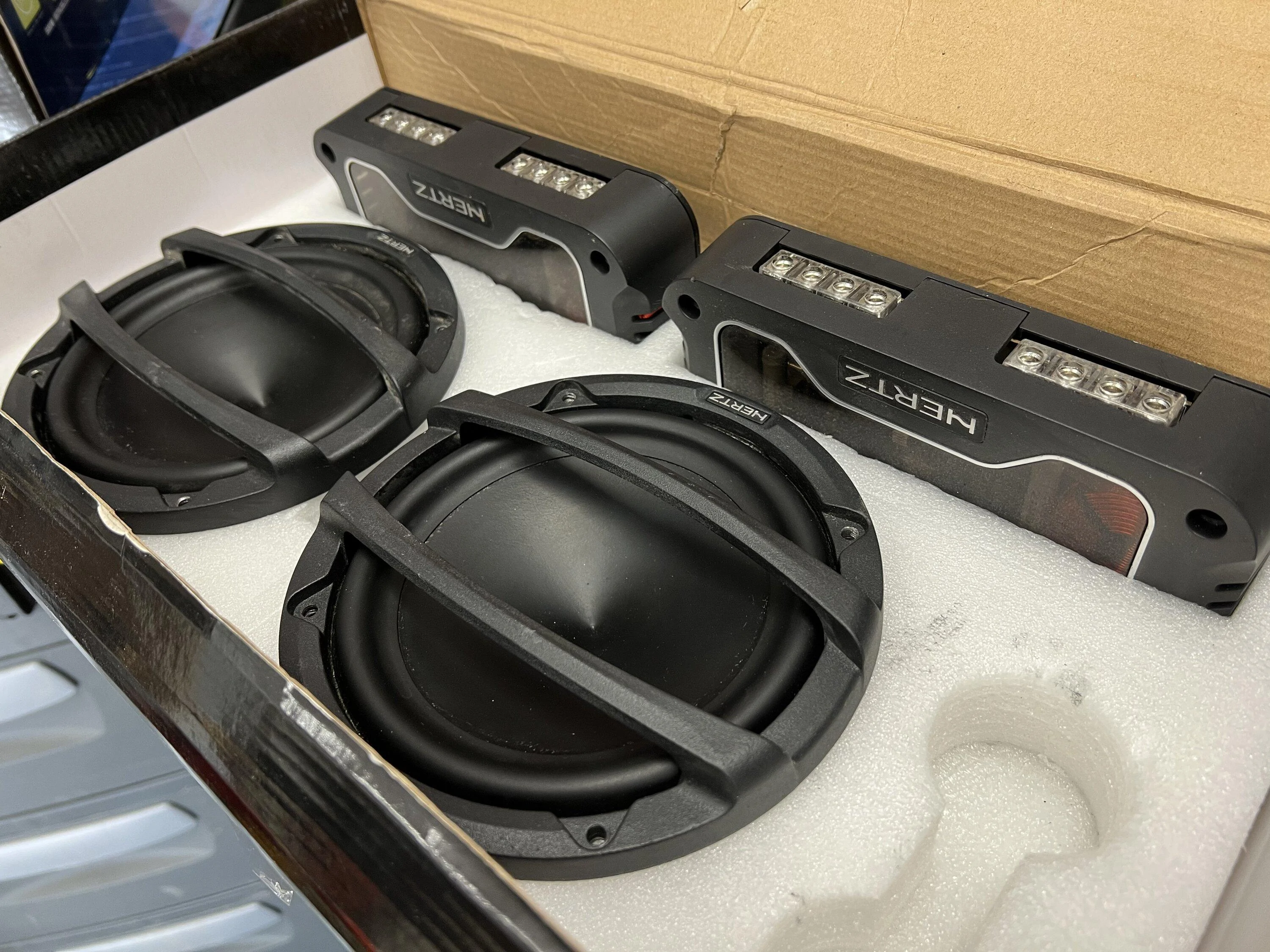 Ford Bronco Dash midrange / tweeter modification pods Rainbow 3” / Audison 2.1 0C03434B-F43B-4E43-9881-7E964F39E513