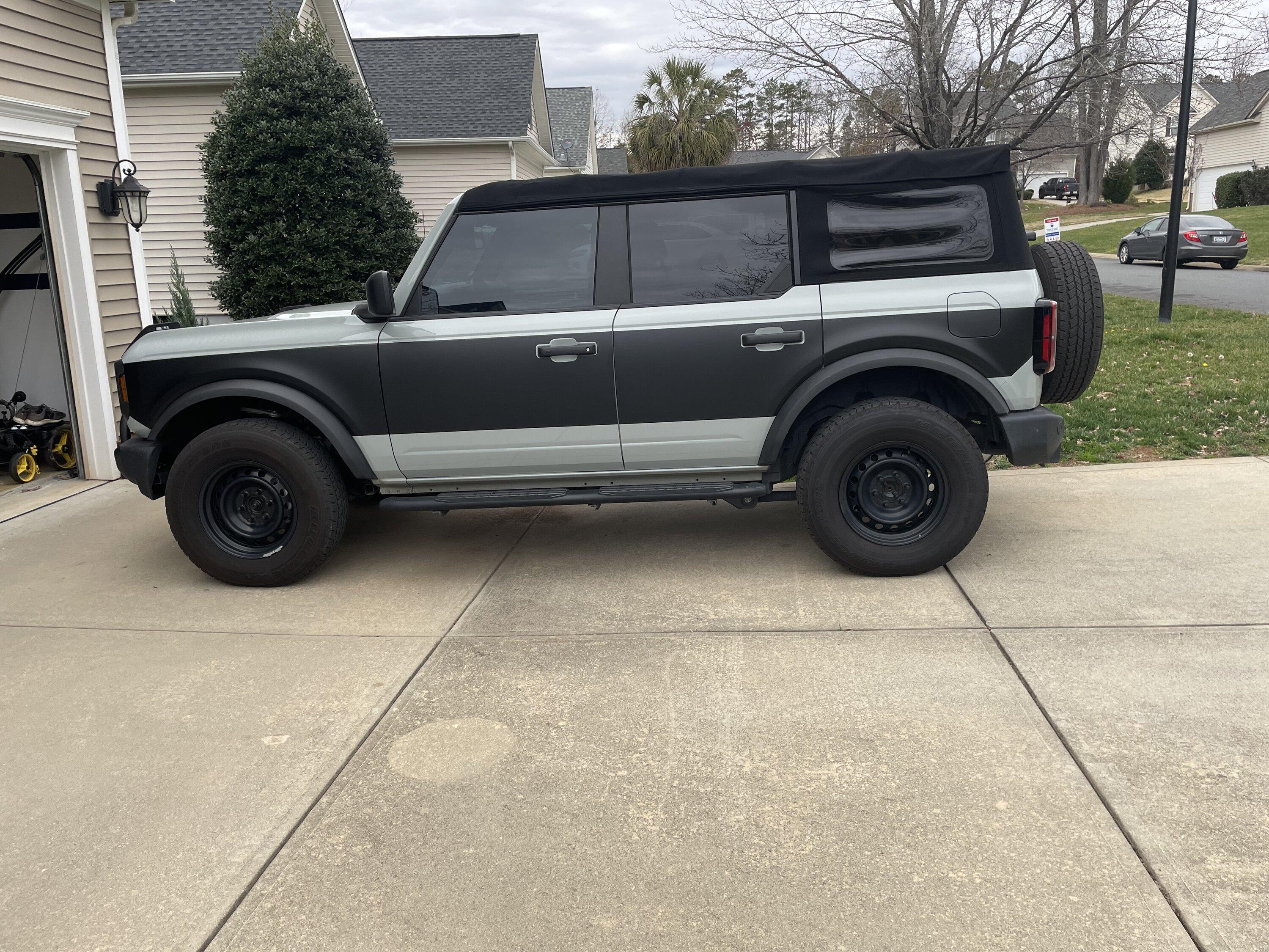Ford Bronco CACTUS GRAY Bronco Club CA72E487-28BD-4AE5-AB17-16D4BFB3B44E