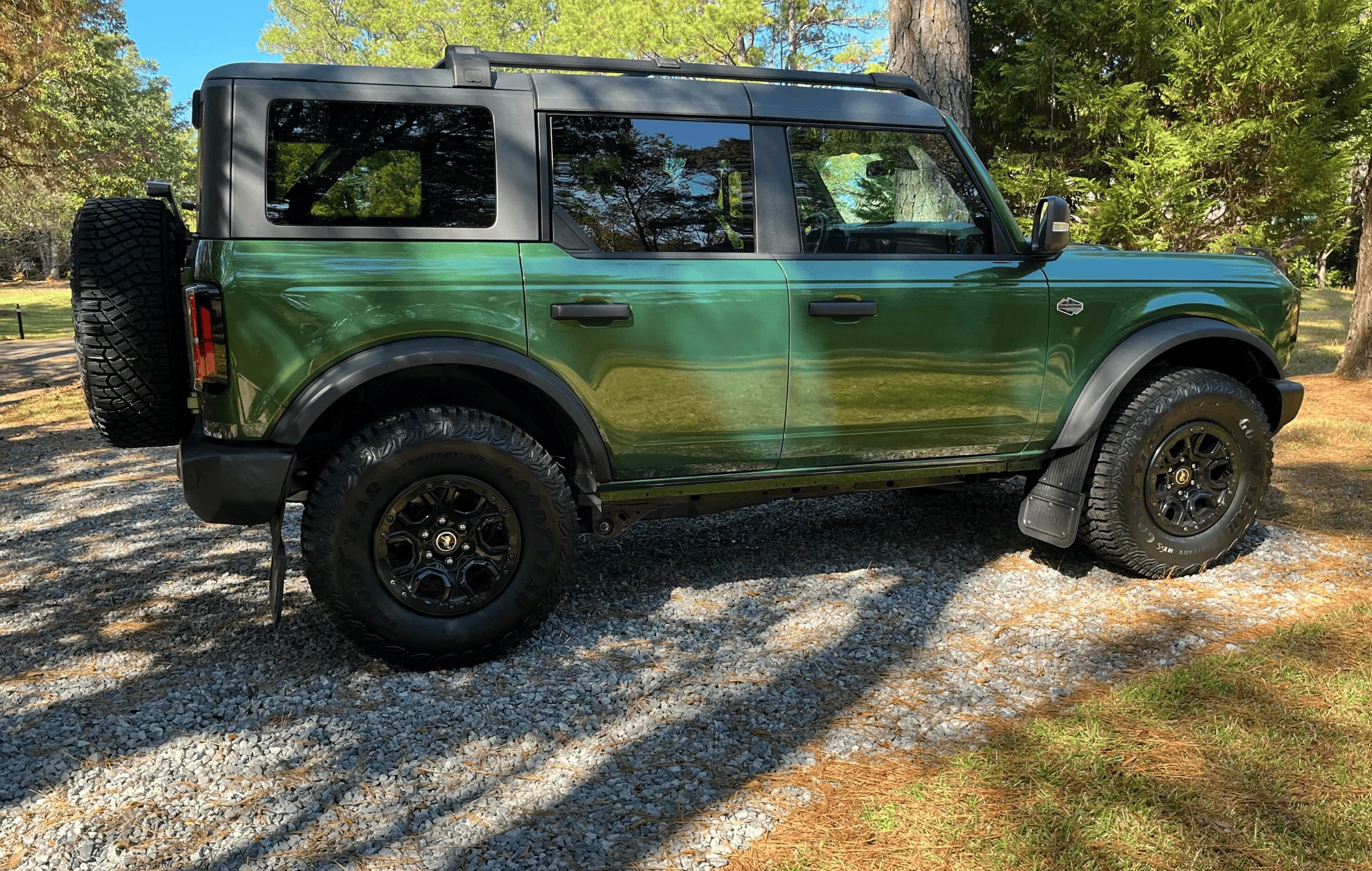 Ford Bronco ERUPTION GREEN Bronco Club 1676391922197
