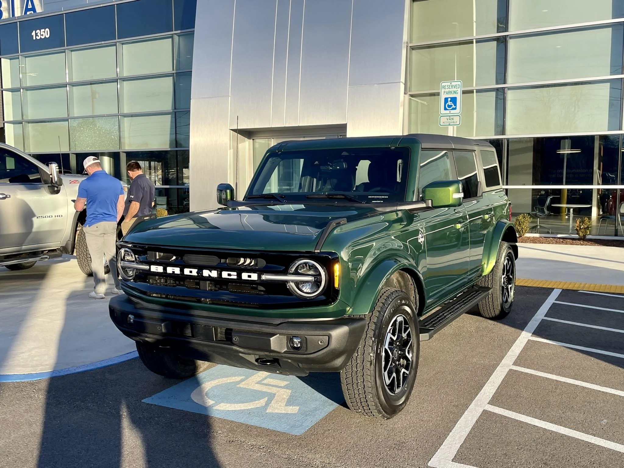 Ford Bronco ERUPTION GREEN Bronco Club 4F34FAB4-964D-4DA1-A97D-E4394B4DB0F9