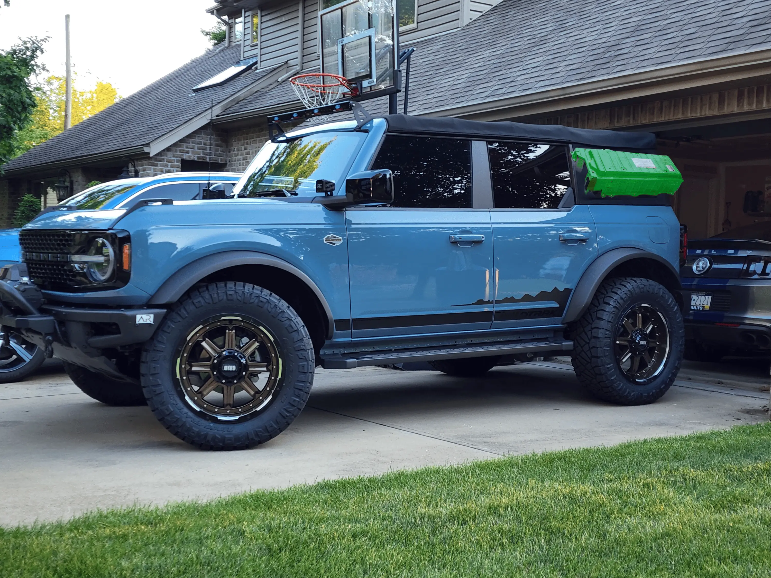 Ford Bronco GM rules out gas-powered Bronco competitor. But EV possible? 20220627_202804