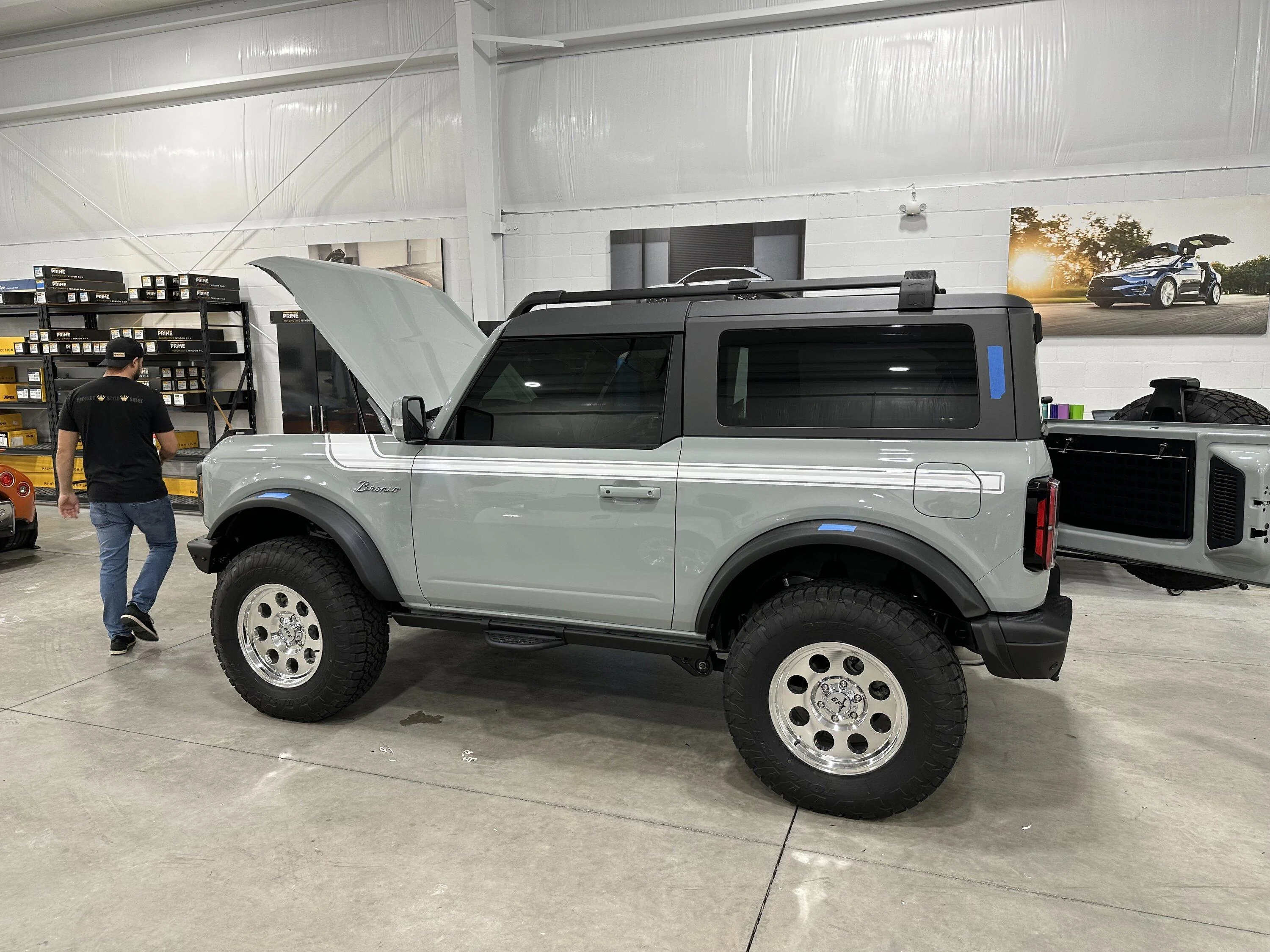 Ford Bronco 2023 2-Door Cactus Gray Special Decor Build IMG_3991