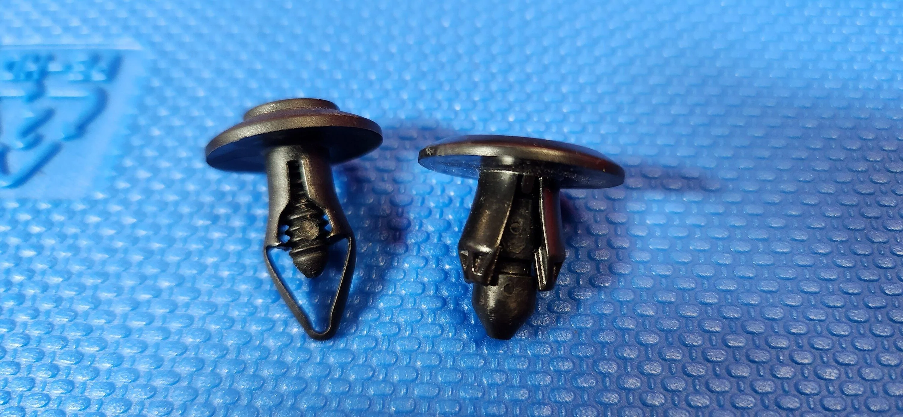 Ford Bronco Tech tip: easy on/off fender liners by using replacement clips 20230214_154721