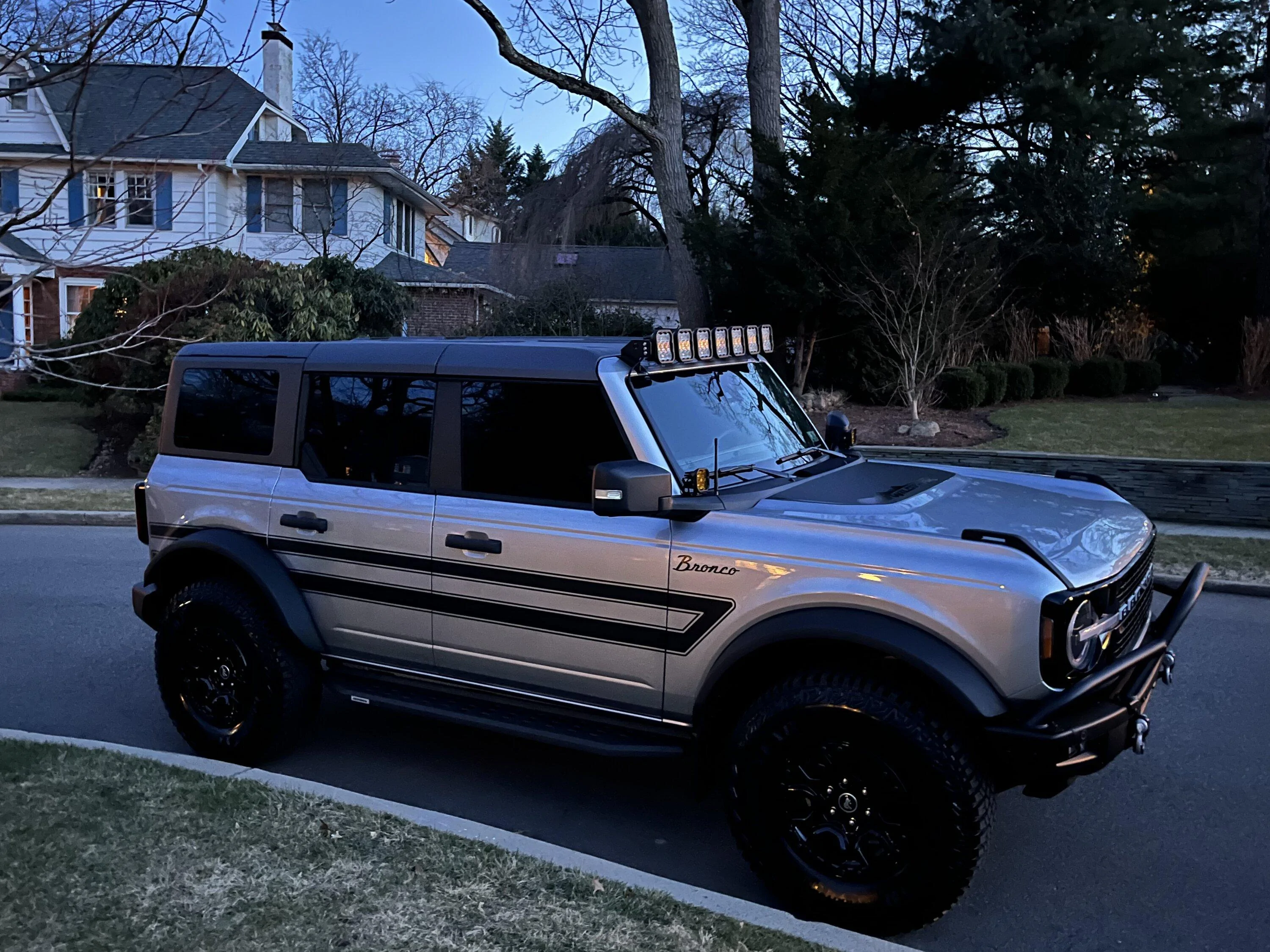 Ford Bronco ICONIC SILVER Bronco Club B61C9C7F-F38D-4C12-A4F3-82DE0159C0FB