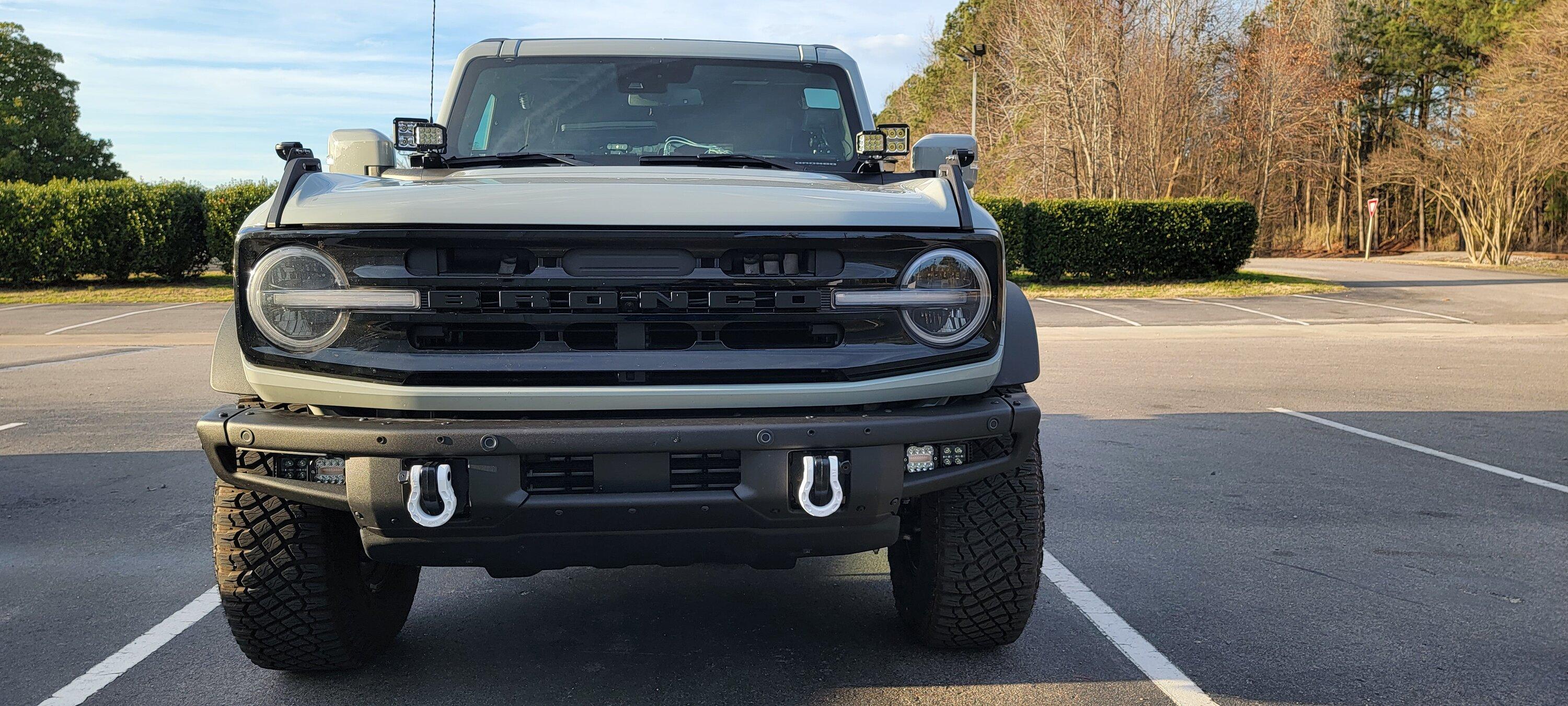 Ford Bronco DETAILED info on my lighting / wiring setup -- bumper lights, ditch lights, underhood lights frontalviewlowerlevel