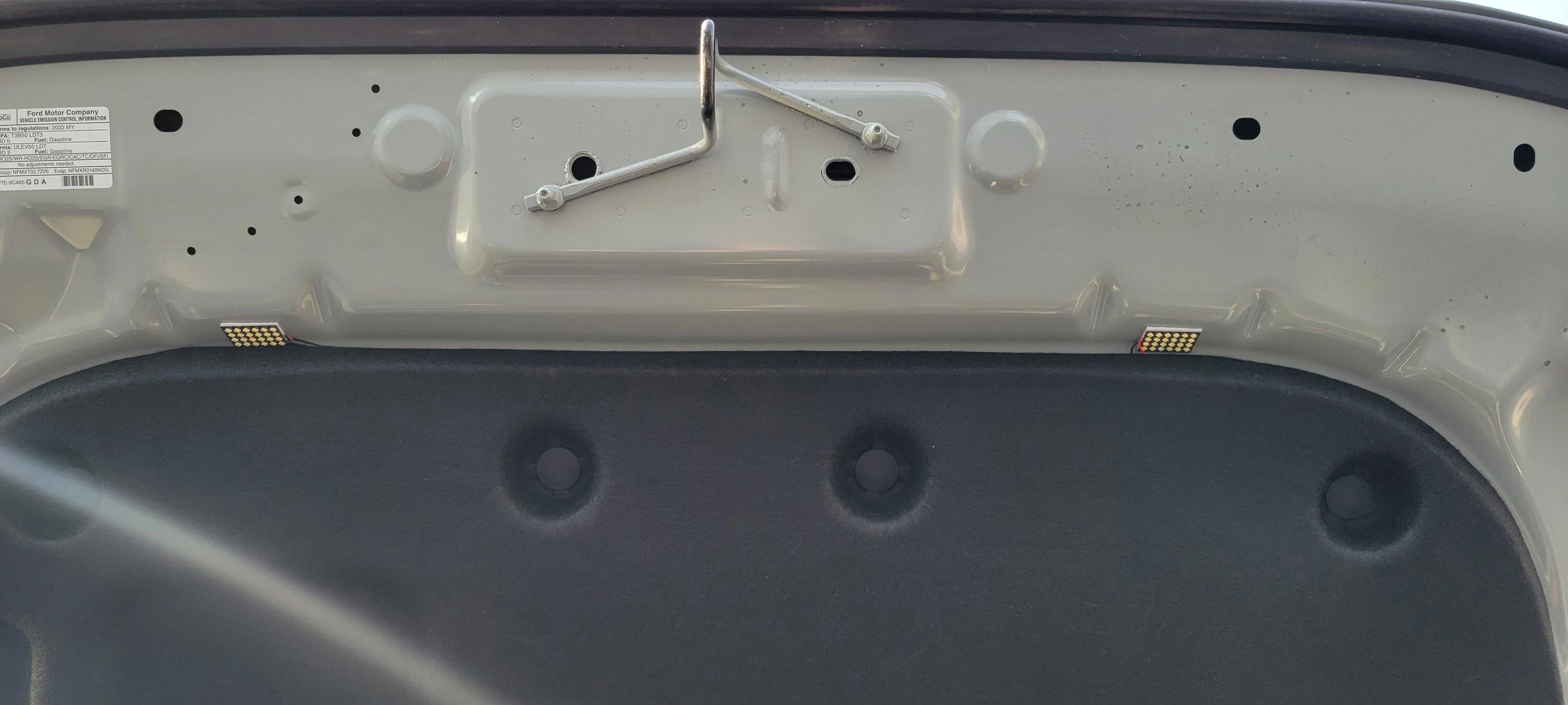 Ford Bronco DETAILED info on my lighting / wiring setup -- bumper lights, ditch lights, underhood lights Under hood LEDS mid shot