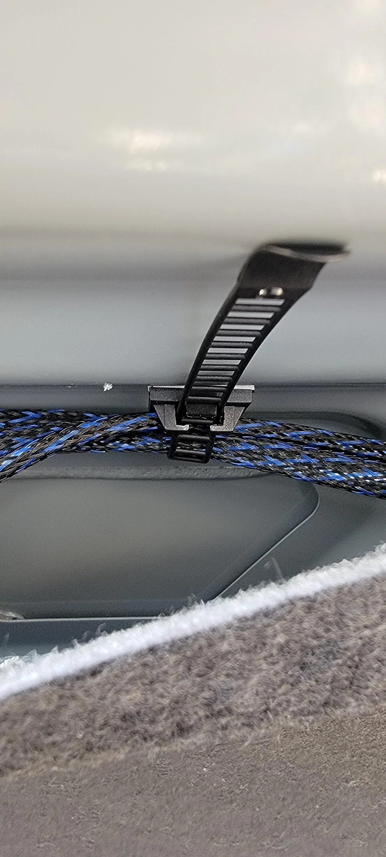 Ford Bronco DETAILED info on my lighting / wiring setup -- bumper lights, ditch lights, underhood lights Wirerouting for under the hood lighting close u