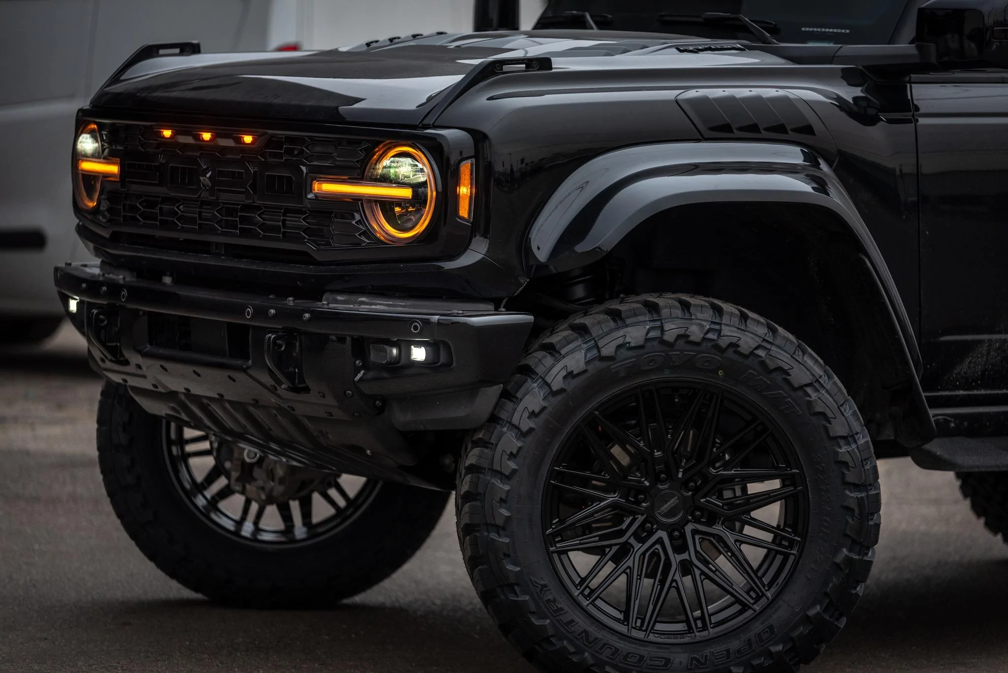 Ford Bronco Blacked-Out Bronco Raptor Street Setup Build w/ painted flares, front skid, grille, top, lights 328720668_1241005963467066_4573030429269694273_n