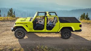 Ford Bronco I Rented a Gladiator...My thoughts vs Bronco 1676602464002