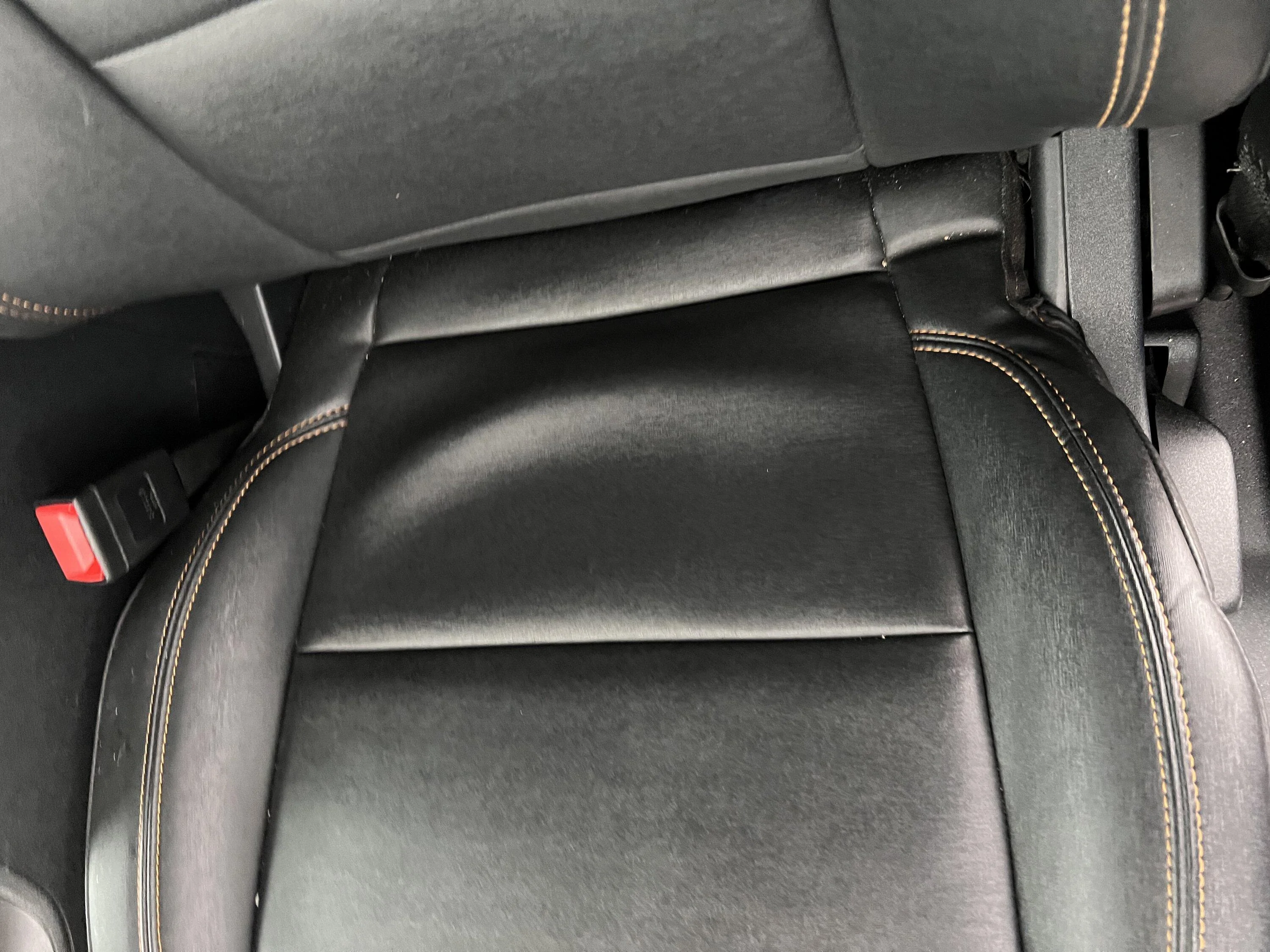 Ford Bronco Loose MGV on Front Seats 5F9ED21C-3966-4CB4-9F31-E11A494C1FB9