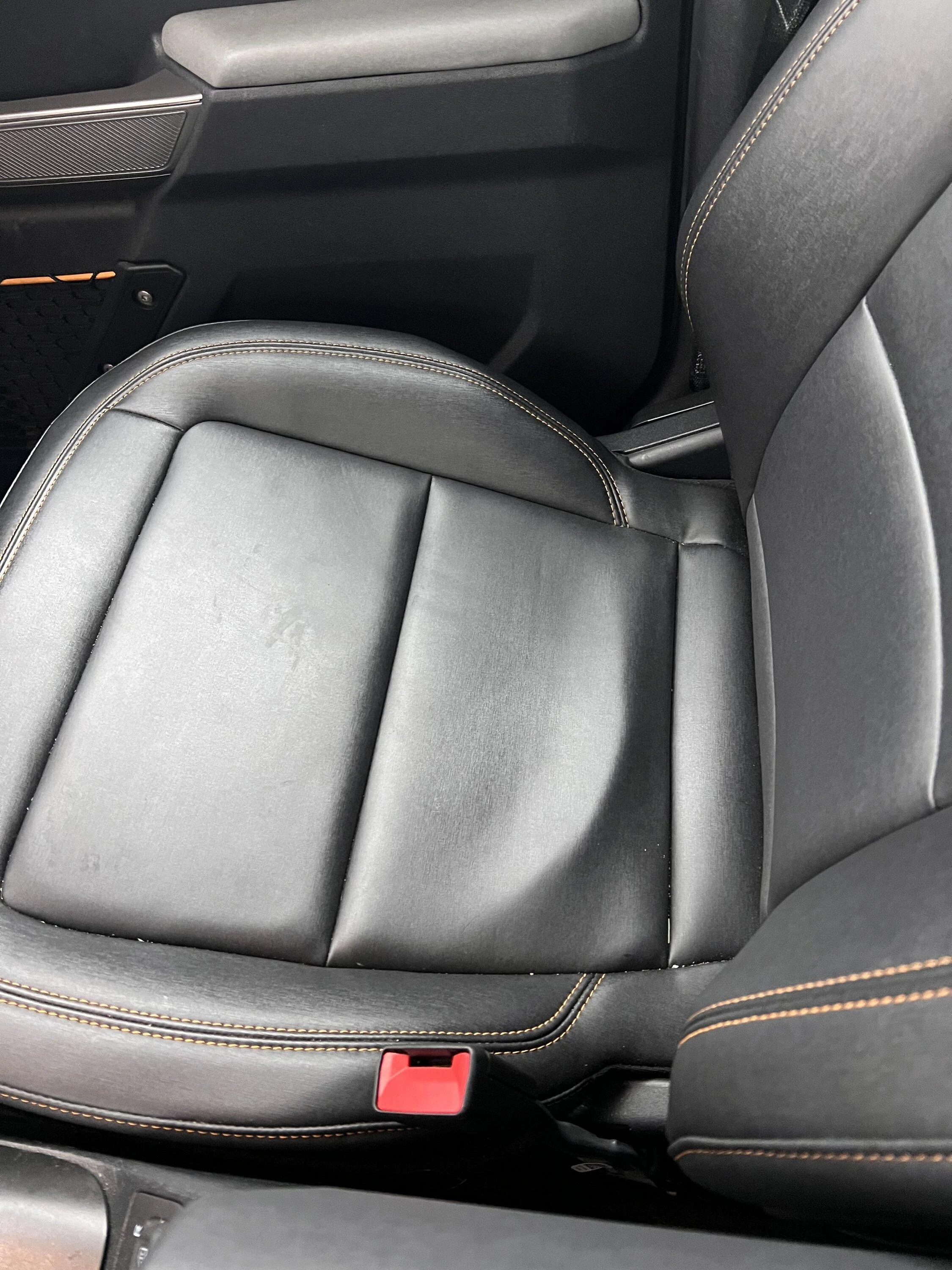 Ford Bronco Loose MGV on Front Seats FC959599-8E1D-43A5-9349-59938804D78F