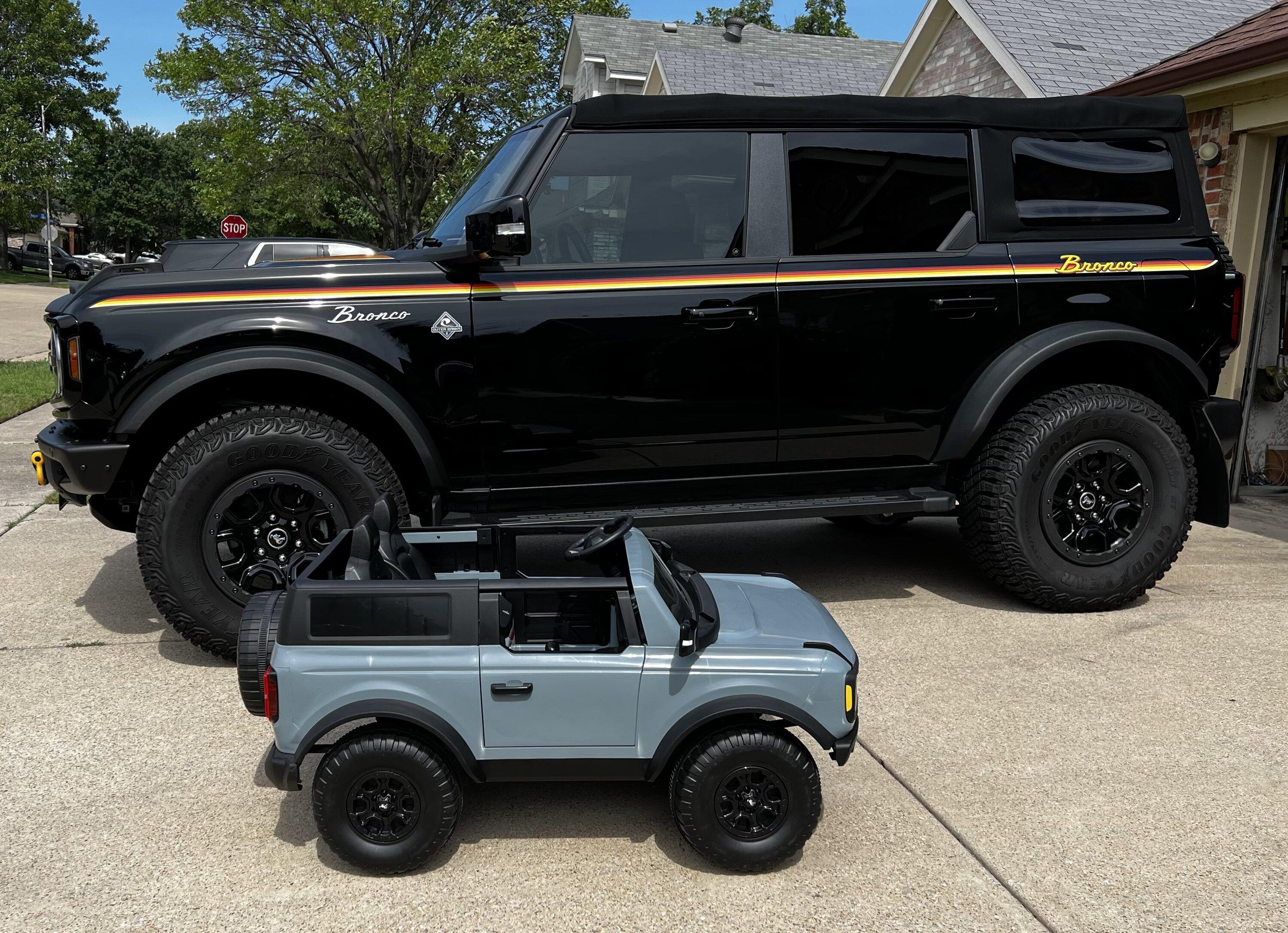 Ford Bronco Pinstripe ideas? broncos1