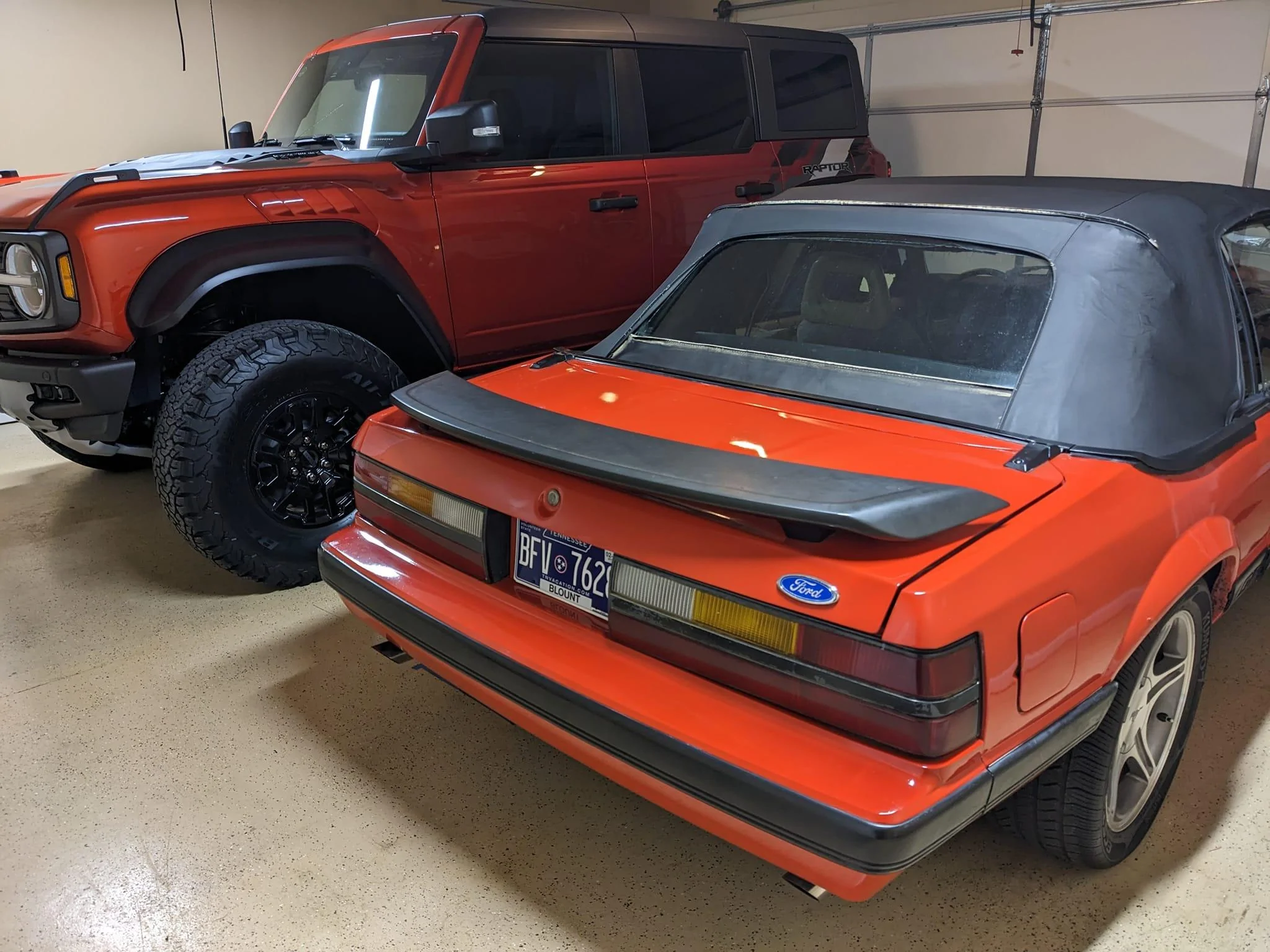 Ford Bronco Post your Bronco's garage mates! bronco_4ey