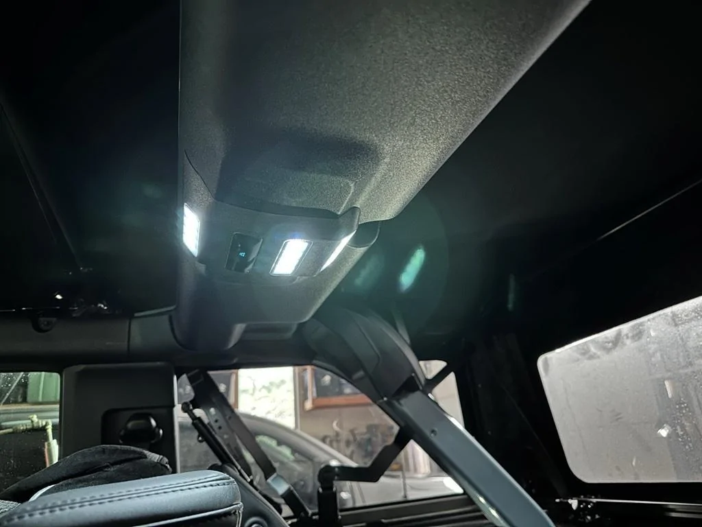 Ford Bronco Installed Mabett back seat/cargo area ceiling light q8fahLF