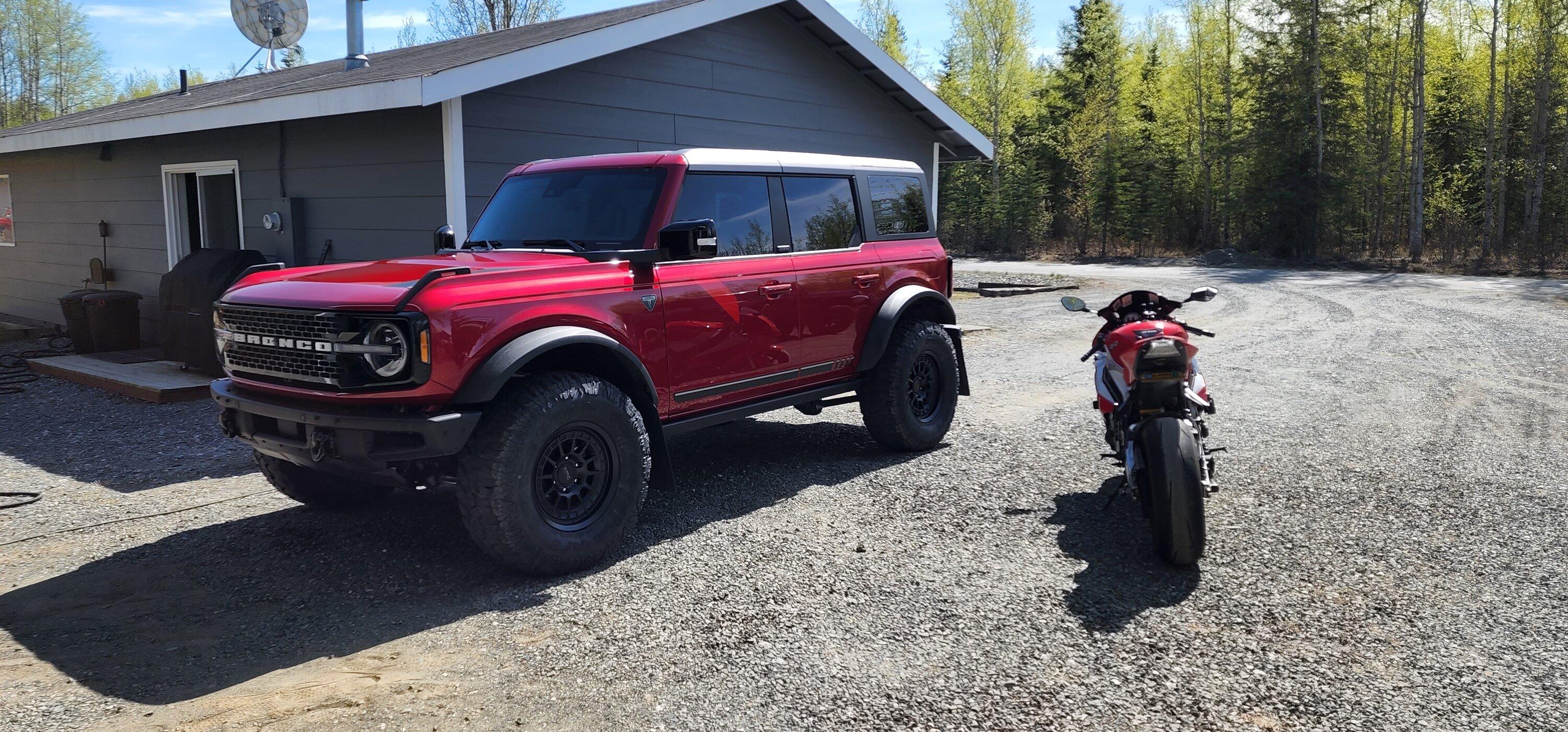 Ford Bronco Post your Bronco's garage mates! 20220520_133740