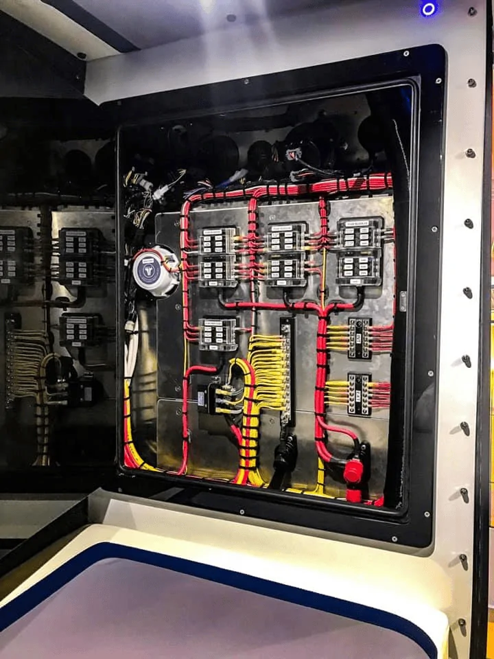 Ford Bronco Wiring and how I do it. 1676664577090