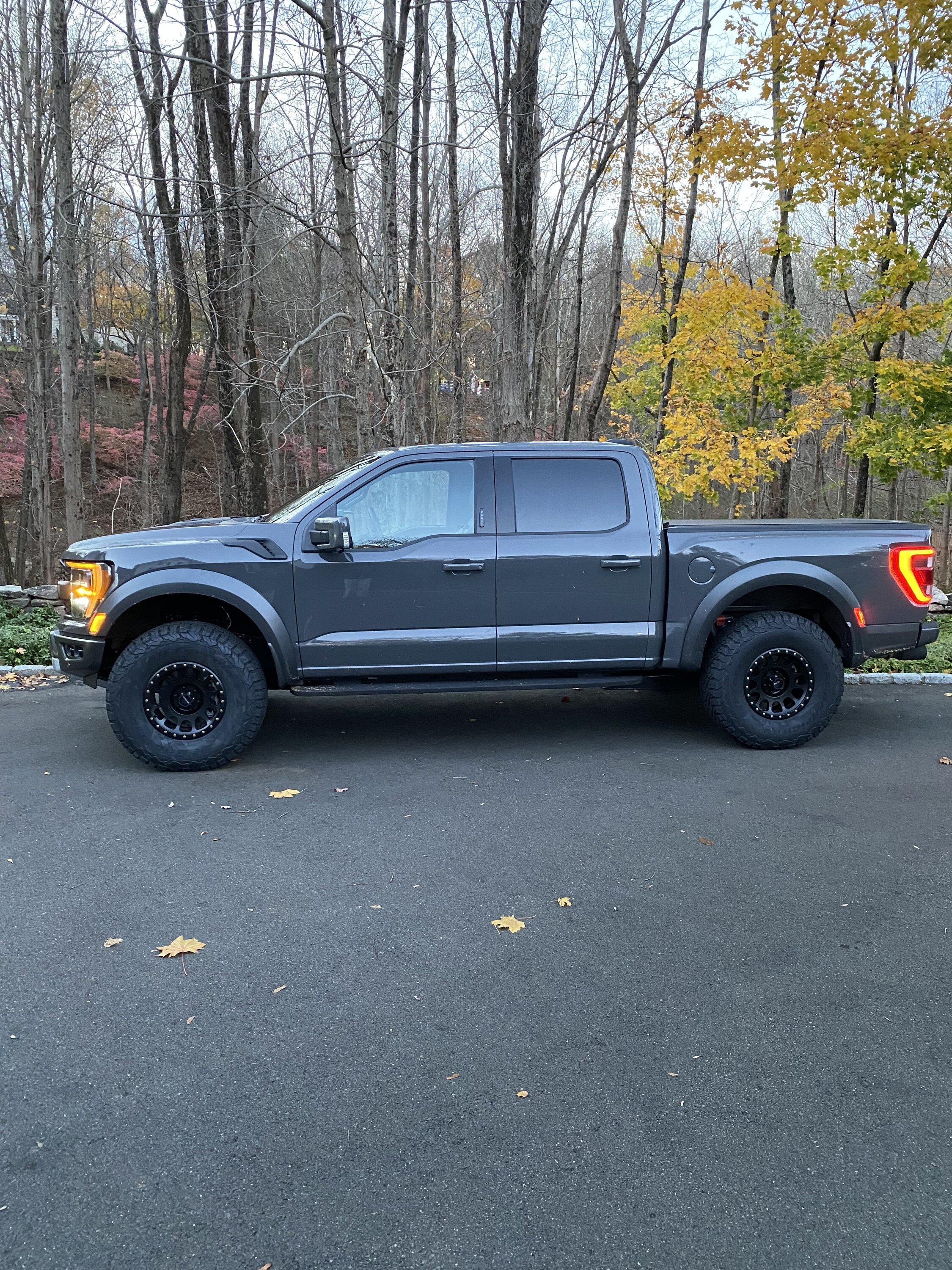 Ford Bronco Post your Bronco's garage mates! IMG_2251