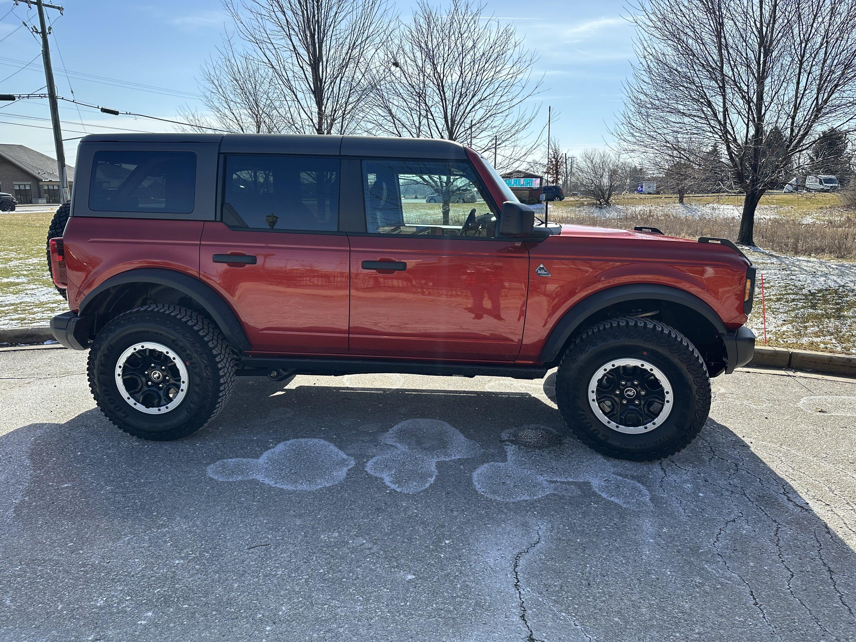 Ford Bronco HOT PEPPER RED Bronco Club A802BA82-D68E-4EA4-BF13-556611FCABB3