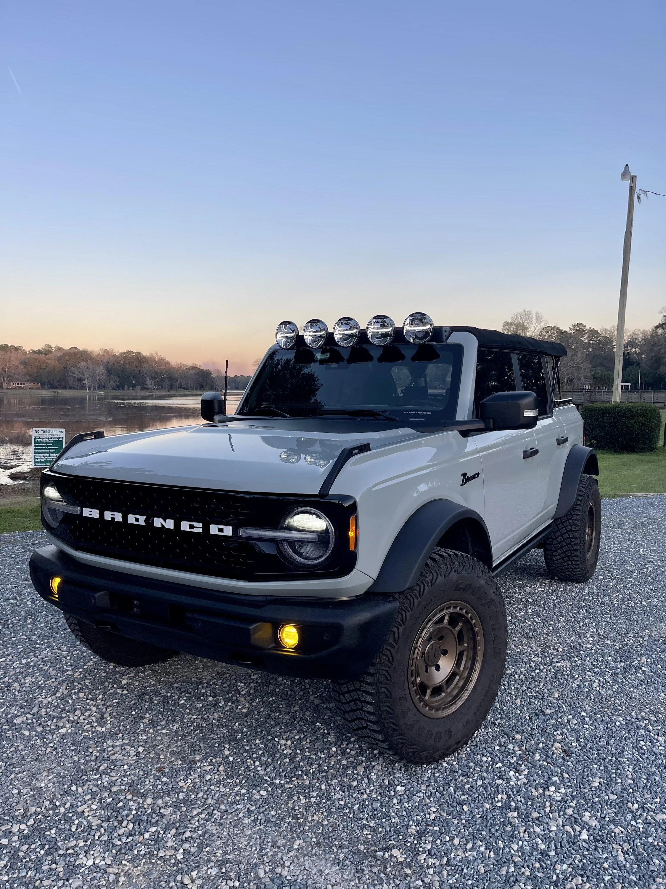 Ford Bronco CACTUS GRAY Bronco Club 03B05449-1A6C-49BC-9F31-450F6F10BE5A