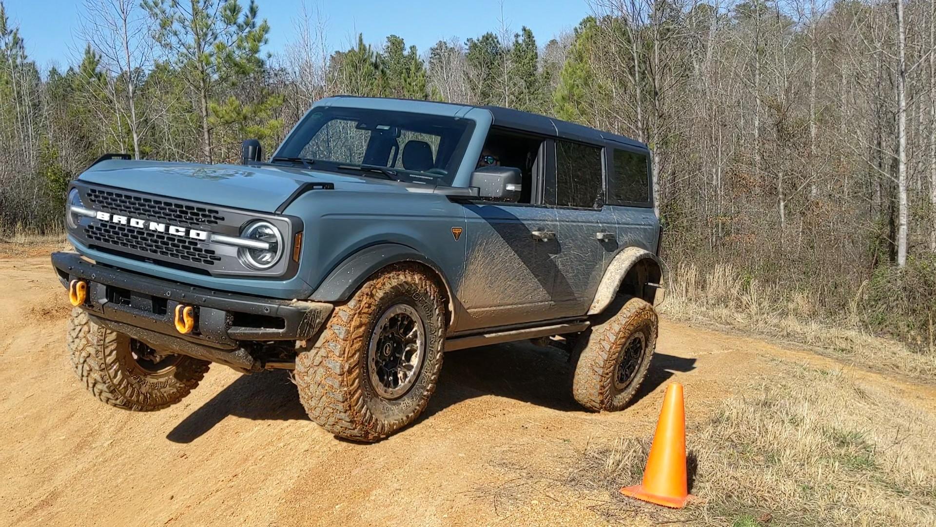 Ford Bronco What did you do TO / WITH your Bronco today? 👨🏻‍🔧🧰🚿🛠 PXL_20230218_191752810_exported_20858