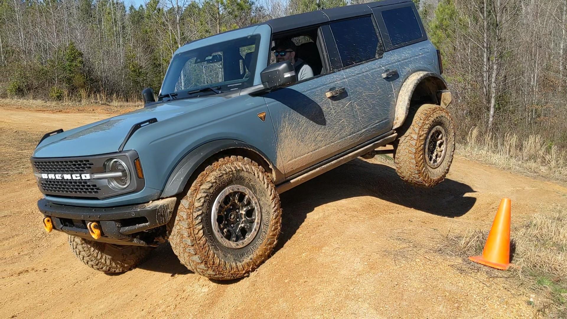 Ford Bronco What did you do TO / WITH your Bronco today? 👨🏻‍🔧🧰🚿🛠 PXL_20230218_191752810_exported_22824
