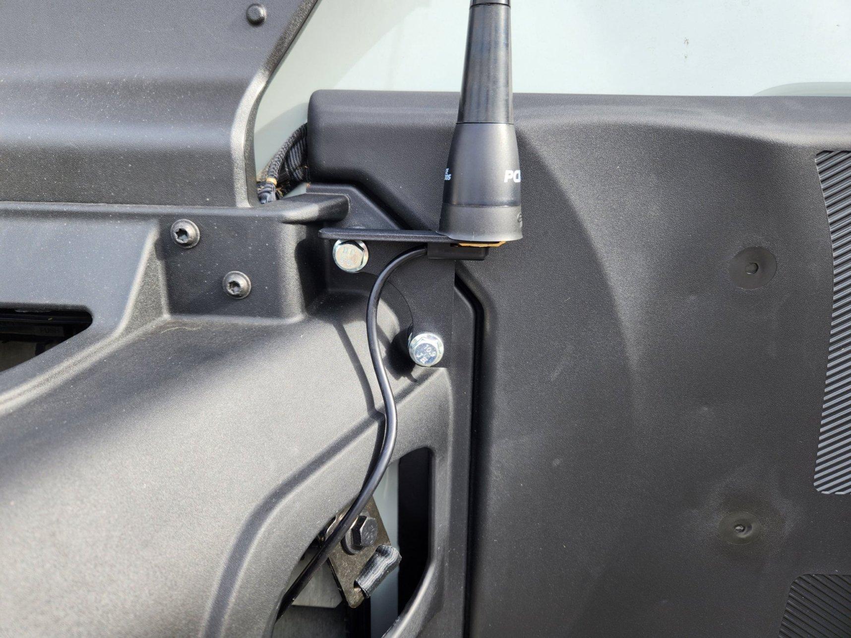 Ford Bronco Chase Radio - Icom Race Radio installation PrzA_XMkSlOhGcUQFlIho