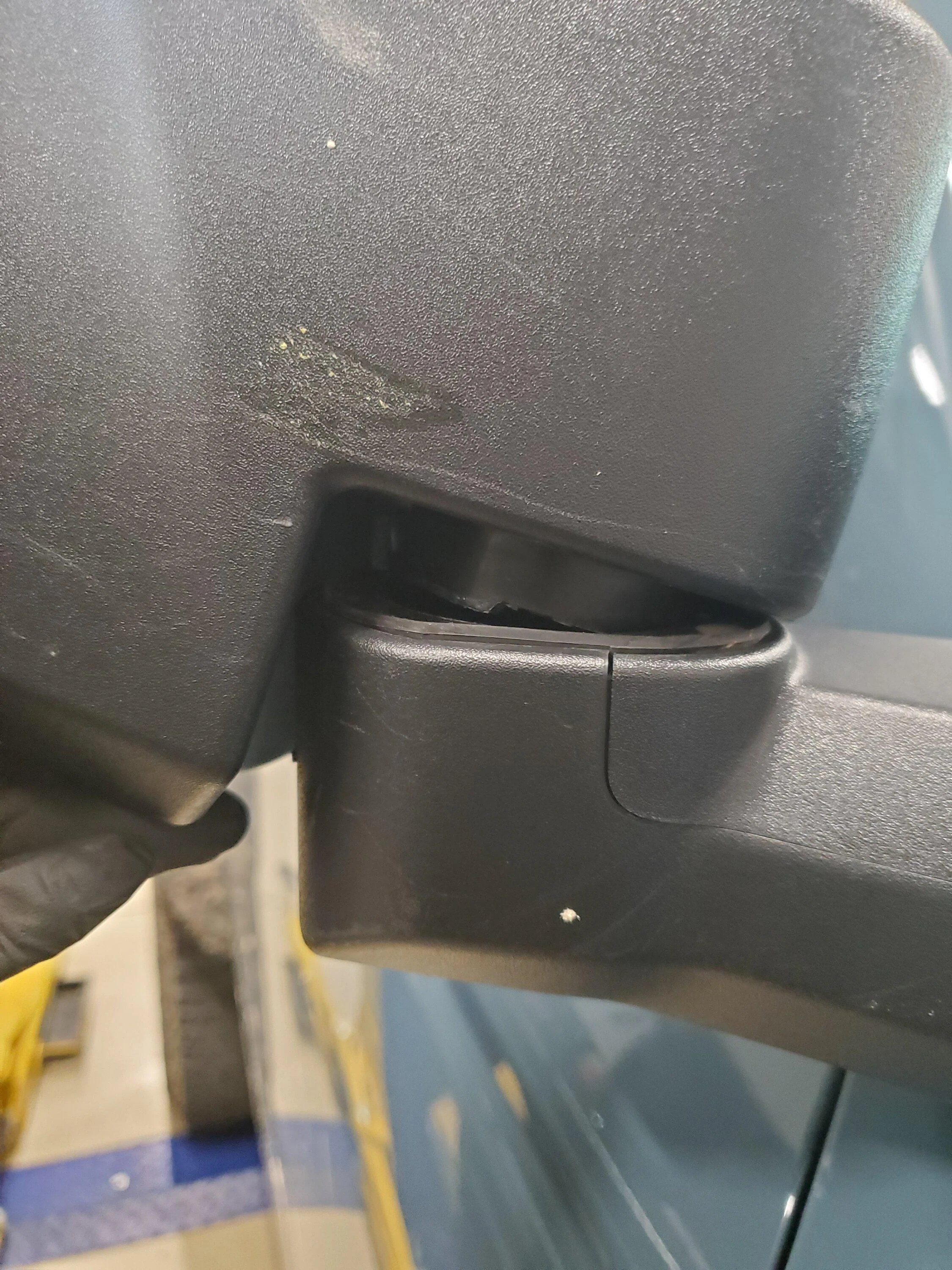 Ford Bronco Broken mirrors...A kudos to Ford engineering 20230219_095747