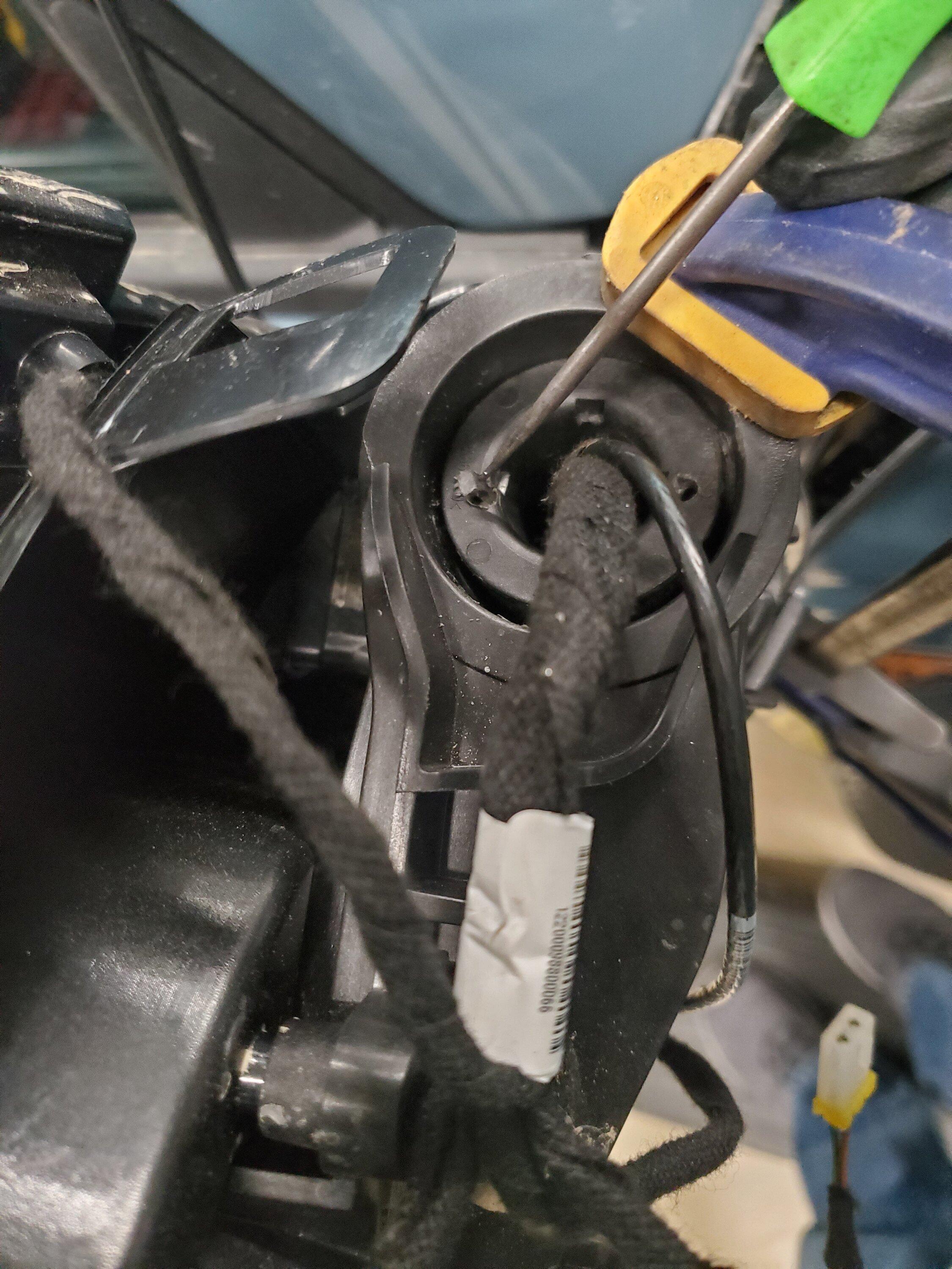 Ford Bronco Broken mirrors...A kudos to Ford engineering 20230219_113537