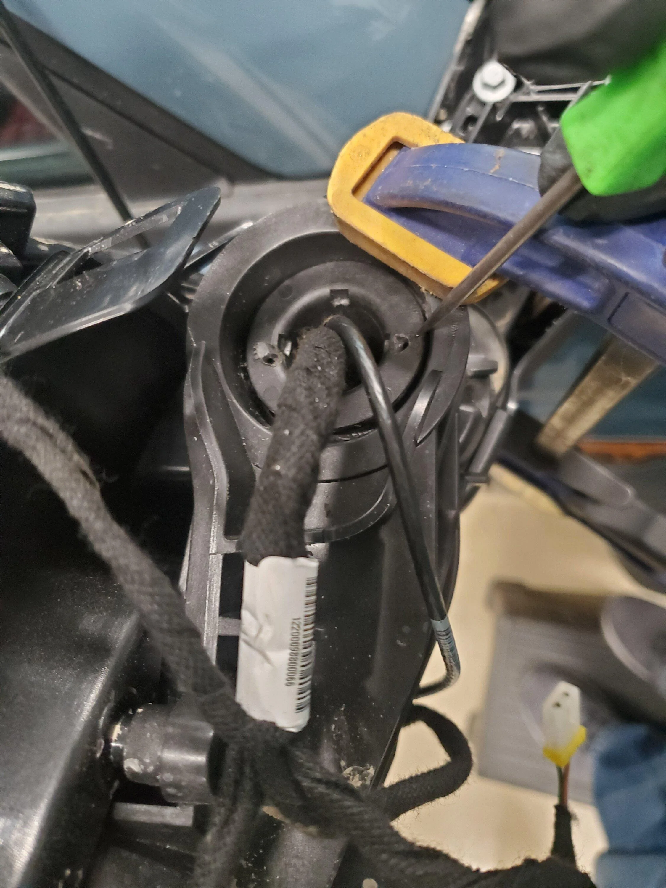 Ford Bronco Broken mirrors...A kudos to Ford engineering 20230219_113542