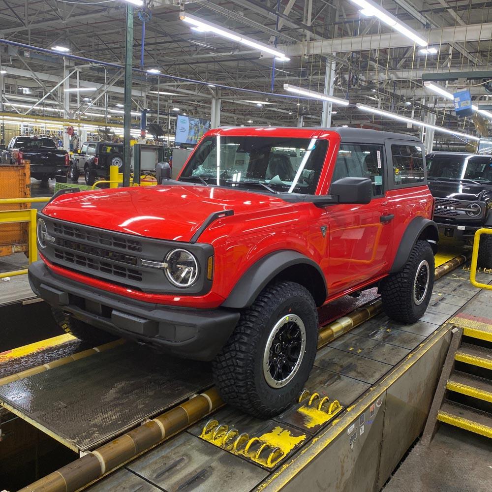 Ford Bronco RACE RED Bronco Club F85F27C1-FD08-473E-AB21-F1859EDE2B7A