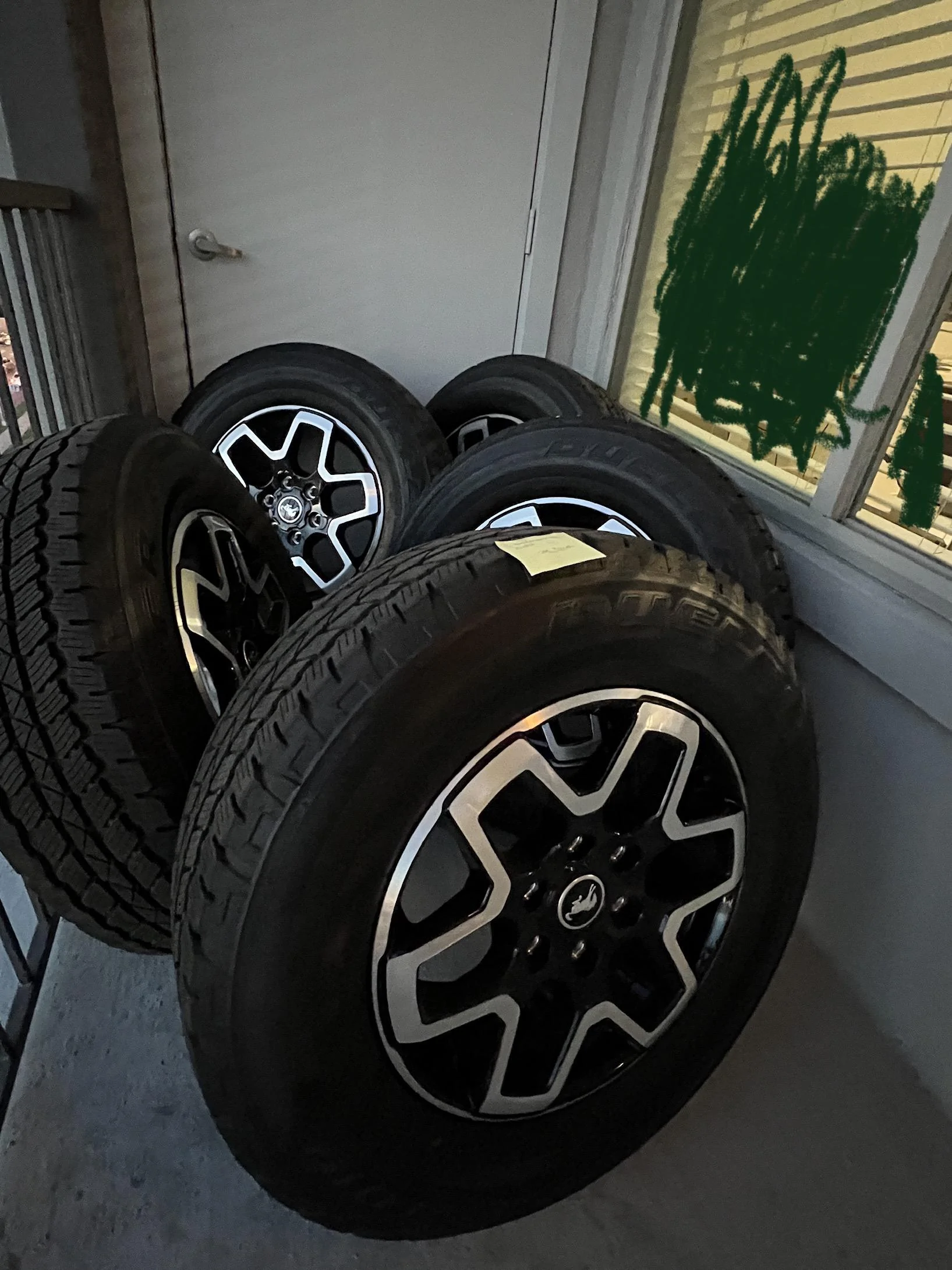Ford Bronco Outer Banks Takeoffs (5) with TPMS 12CB7E1F-4CF2-4895-91CC-C5A1A8455155